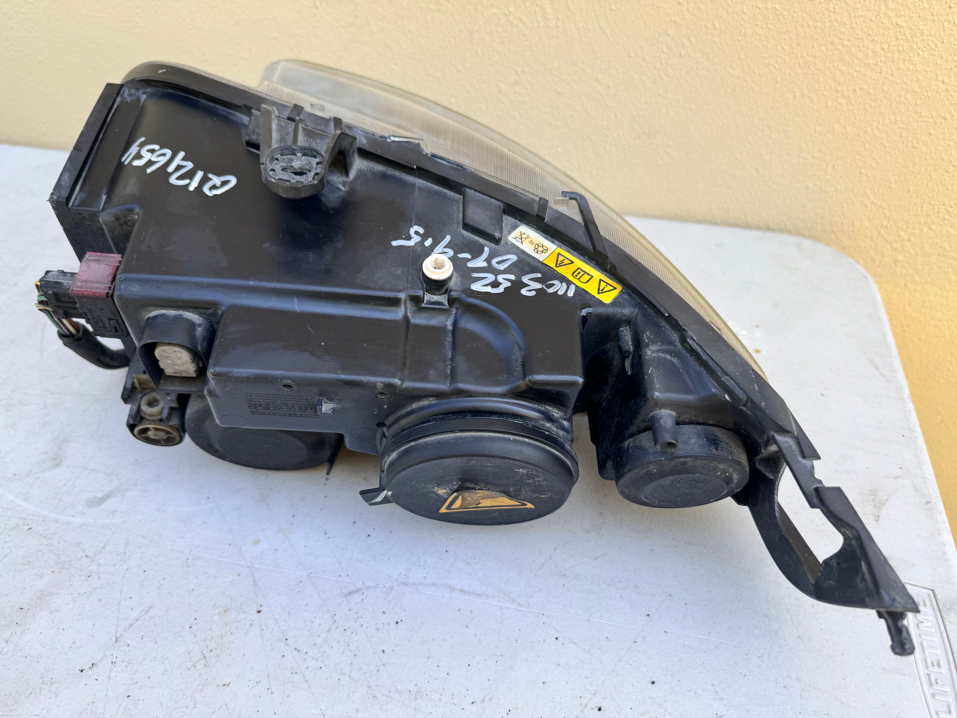 2006–2009 Saab 9-5 Xenon HID Headlight RH OEM 12762515