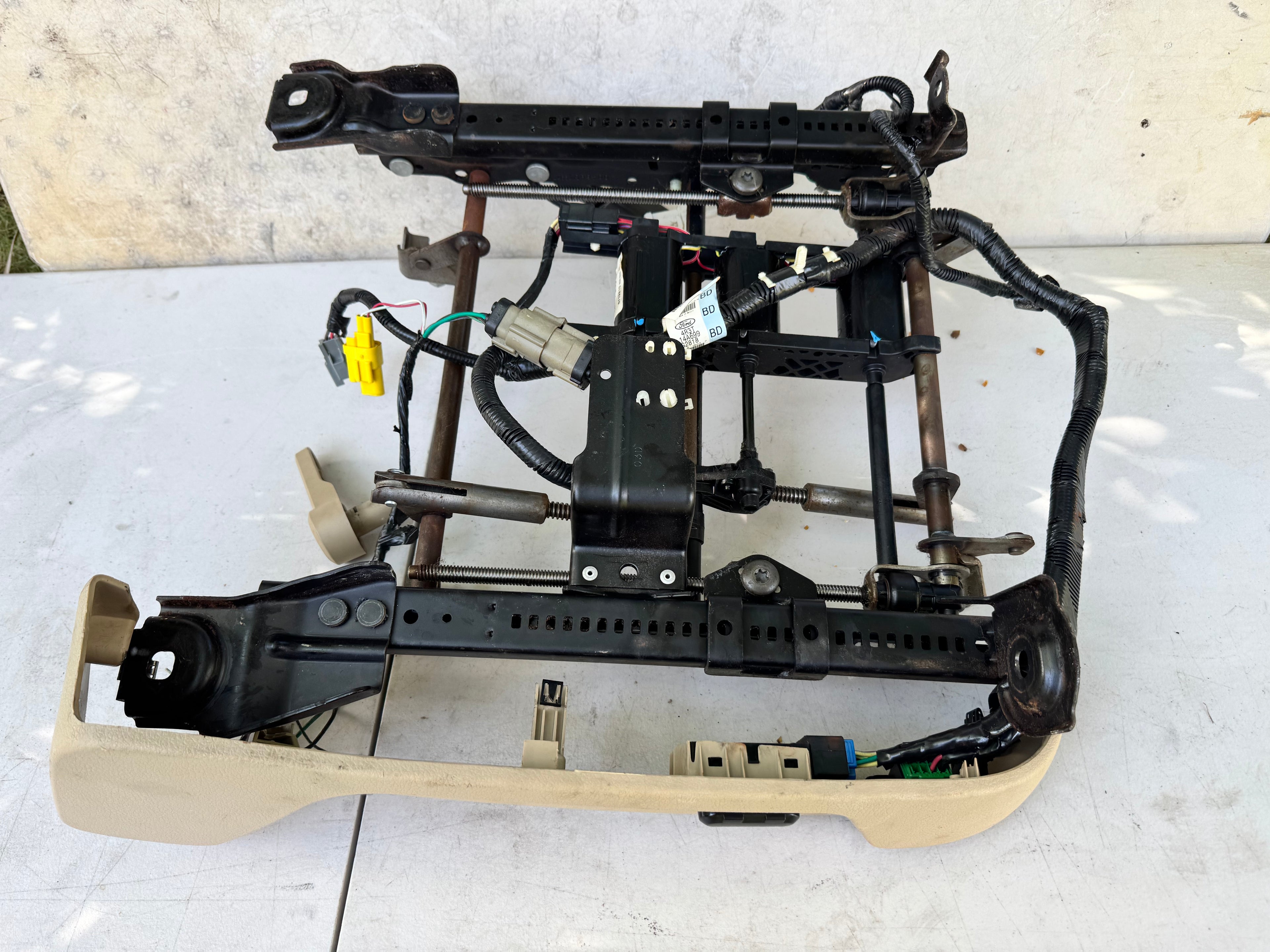 2005-2009 Ford Mustang Power seat track with 6-way switches OEM