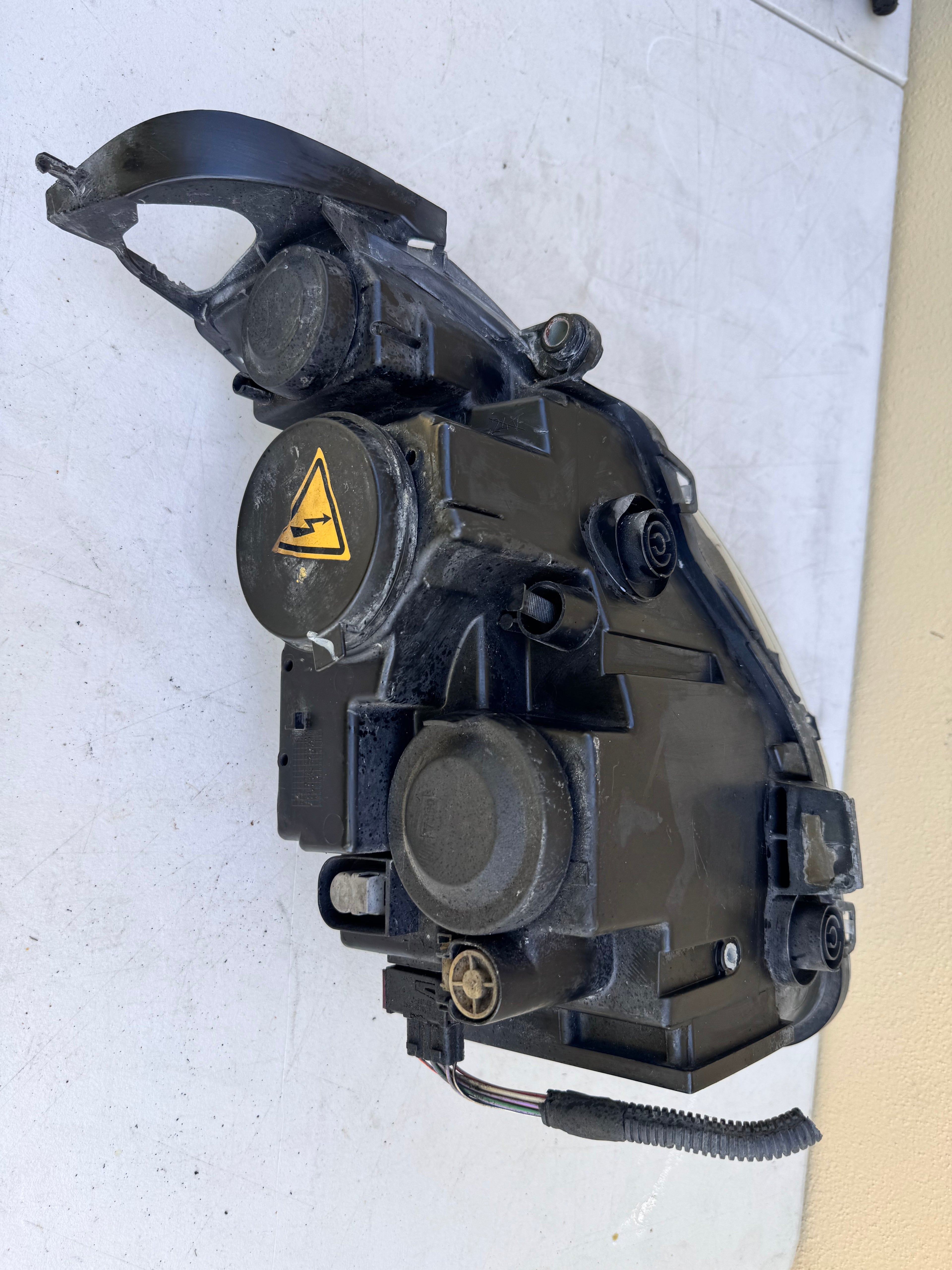 2006–2009 Saab 9-5 Xenon HID Headlight RH OEM 12762515