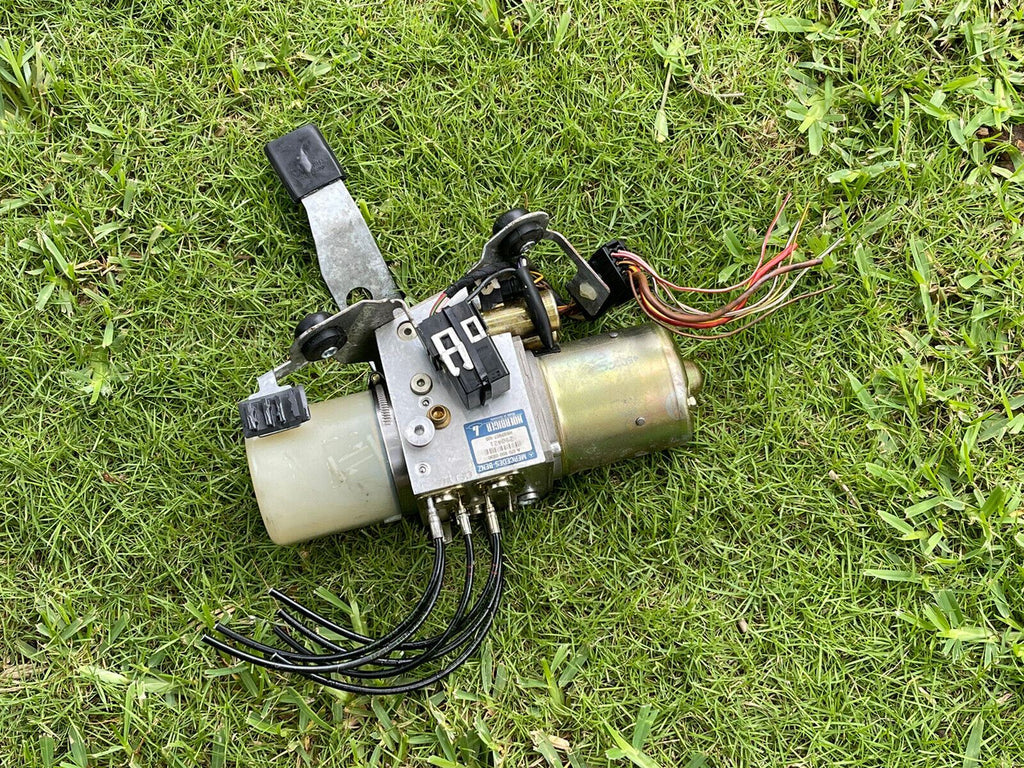 97-04 Mercedes-Benz R170 SLK320 SLK32 SLK230 Convertible Top Pump Motor OEM