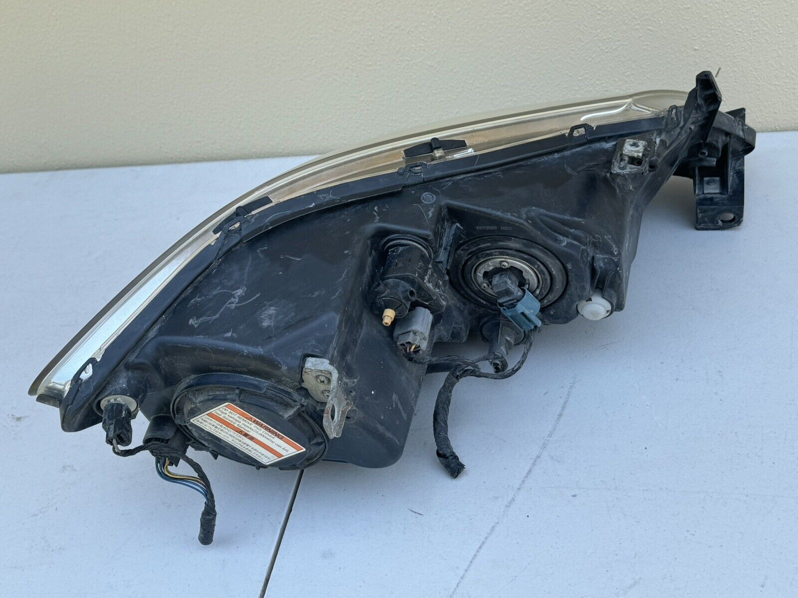 2005-2008 Acura RL Xenon HID OEM Headlight Assembly LH