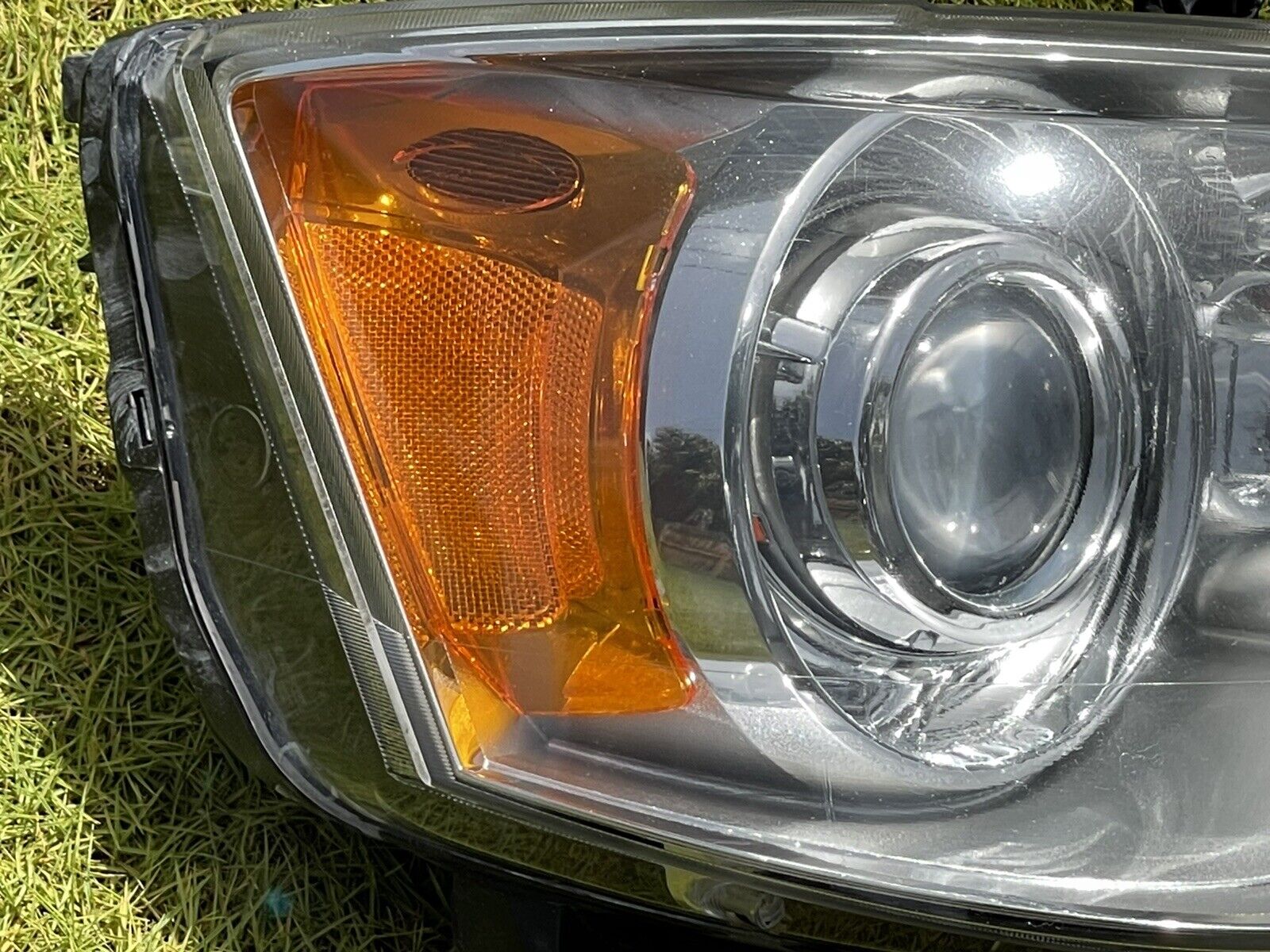 Chrysler Town and Country Headlight | rightchoiceautoparts