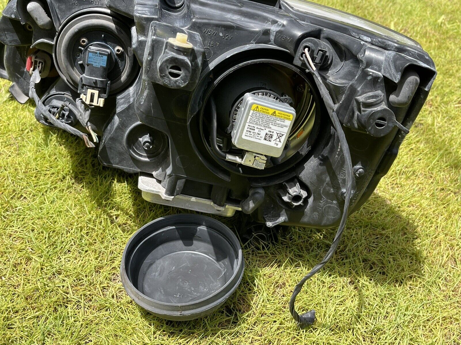 Chrysler Town and Country Headlight | rightchoiceautoparts