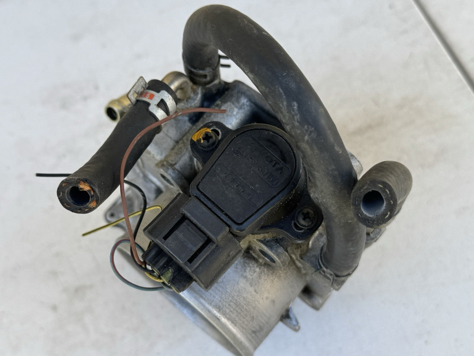 02-05 Lexus SC430 Genuine OEM V8 4.3L Throttle Body GS400 LS430