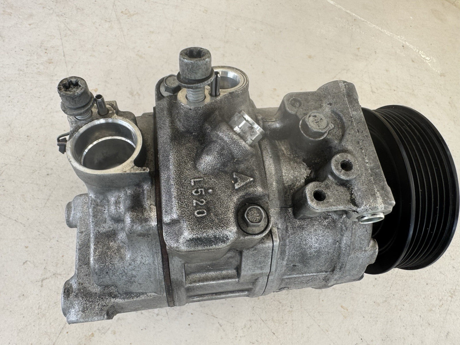 VW Volkswagen Air Con Compressor Pump 1K0 820 859 F OEM 1K0820859F