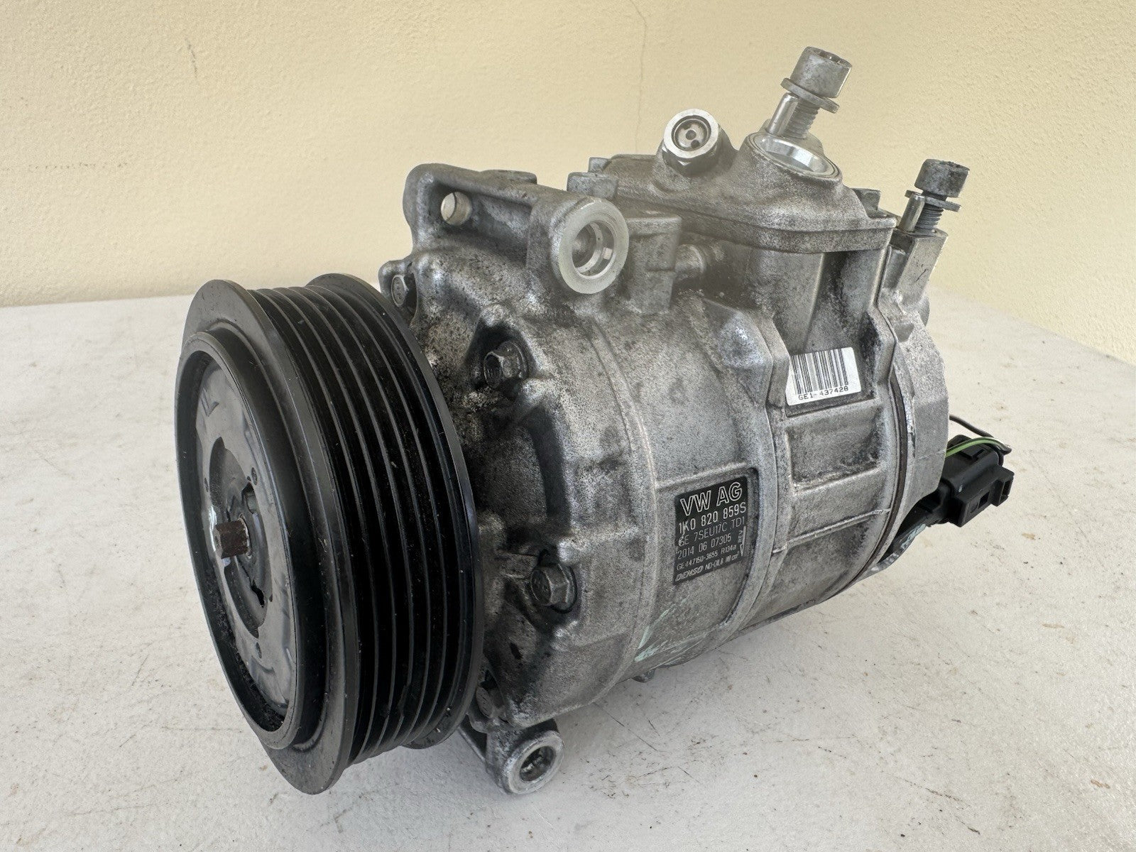 VW Volkswagen Air Con Compressor Pump 1K0 820 859 F OEM 1K0820859F