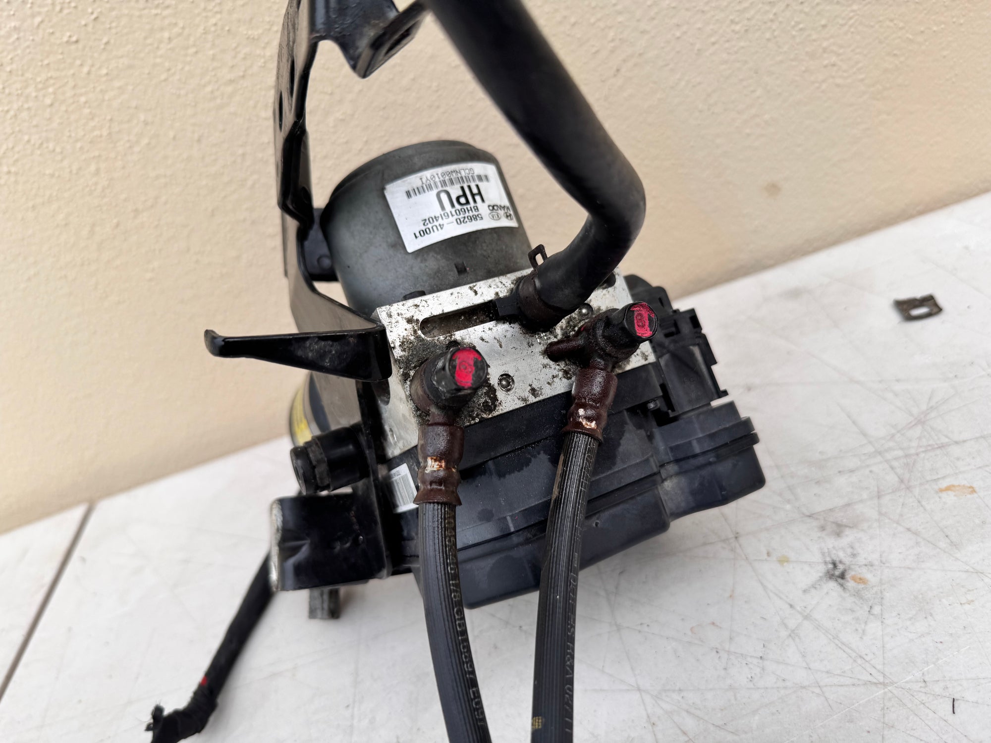 2011-2013 Kia Optima Hybrid ABS pump Antilock Brake 58620-4U001