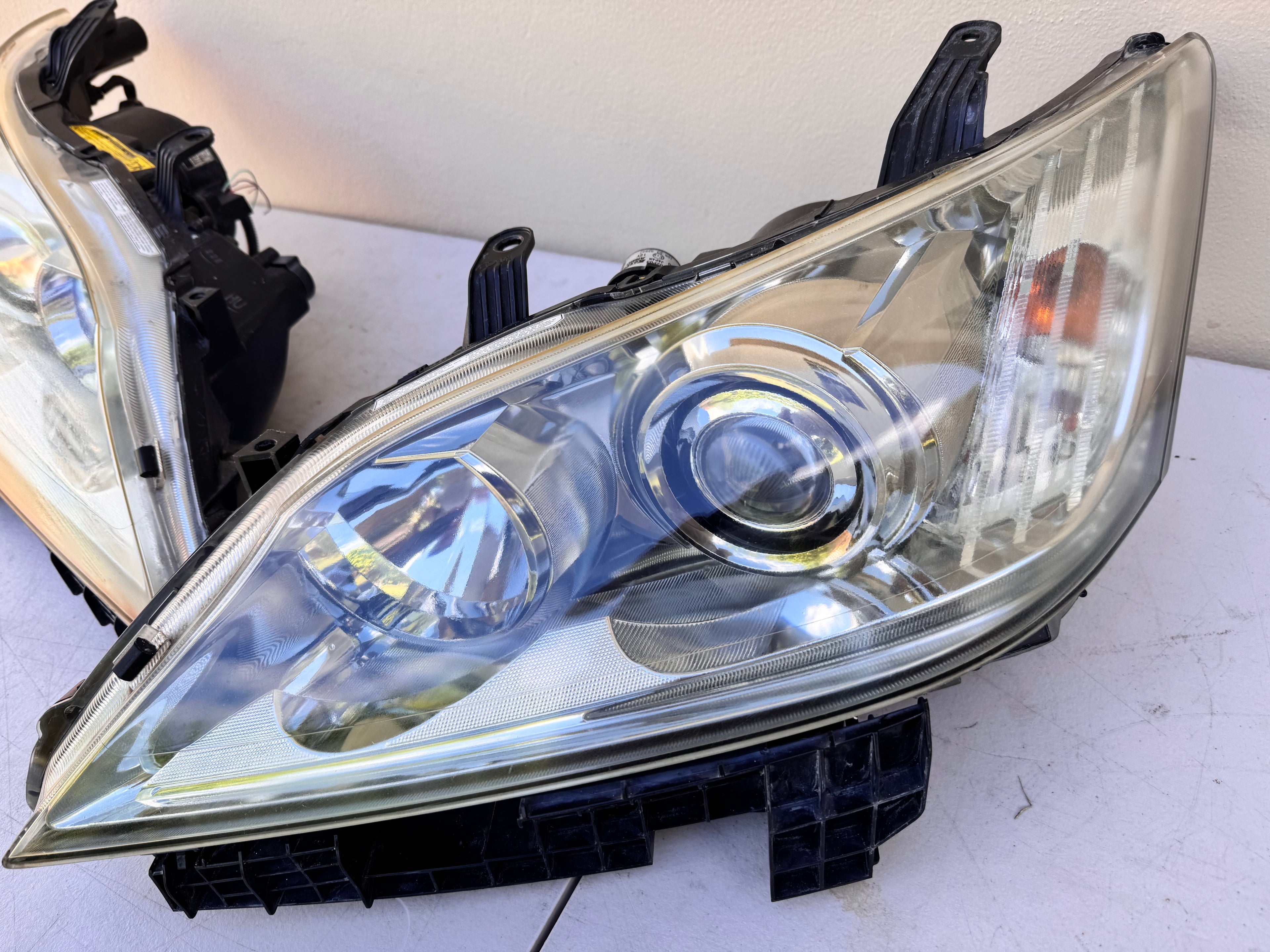 2010-2012 Lexus ES350 Xenon HID Headlight Assembly OEM LH+RH Pair