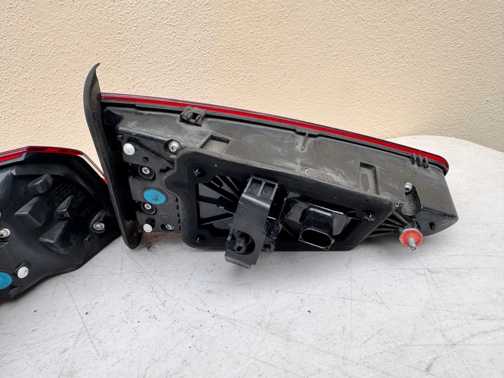 2017-2023 Alfa Romeo Stelvio Right Rear Inner + Outer Tail Light Taillight OEM