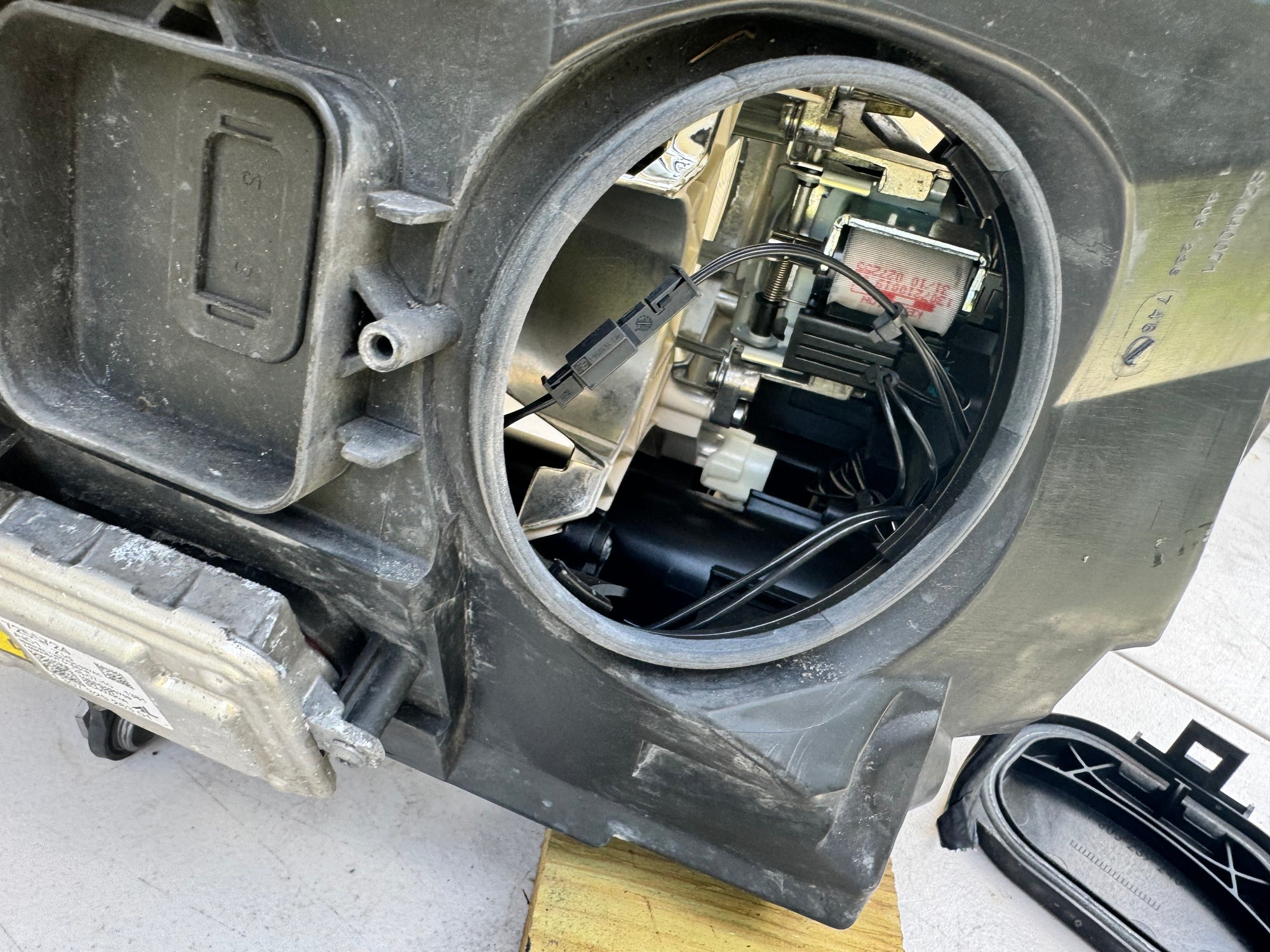 07-15 Mini Cooper R55 R56 R57 R58 R59 Bi-Xenon HID Headlight Assembly OEM LH