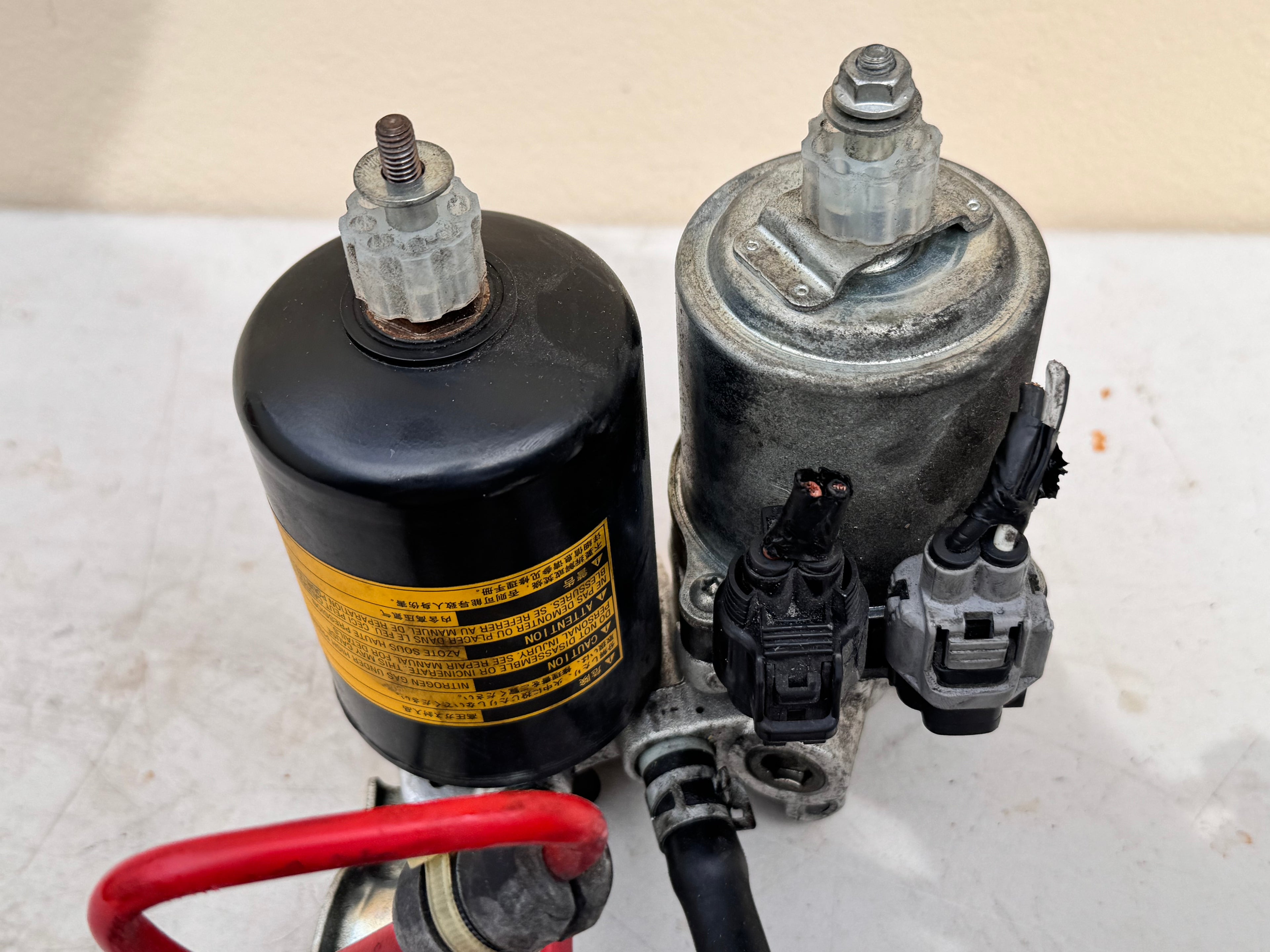 2010-2015 Toyota Prius HYBRID ABS BRAKE PUMP HYDRAULIC ANTI LOCK BOOSTER OEM