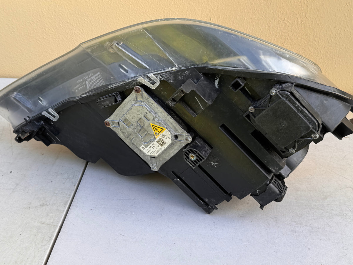 2007–2010 BMW X5 (E70) Adaptive Bi-Xenon Headlight Assembly PAIR Passenger Side OEM 7158938