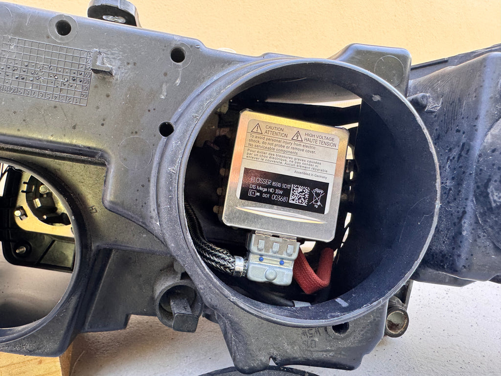 2006–2009 Saab 9-5 Xenon HID Headlight RH OEM 12762515