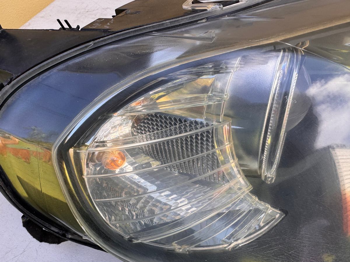 2007–2010 BMW X5 (E70) Adaptive Bi-Xenon Headlight Assembly PAIR Passenger Side OEM 7158938