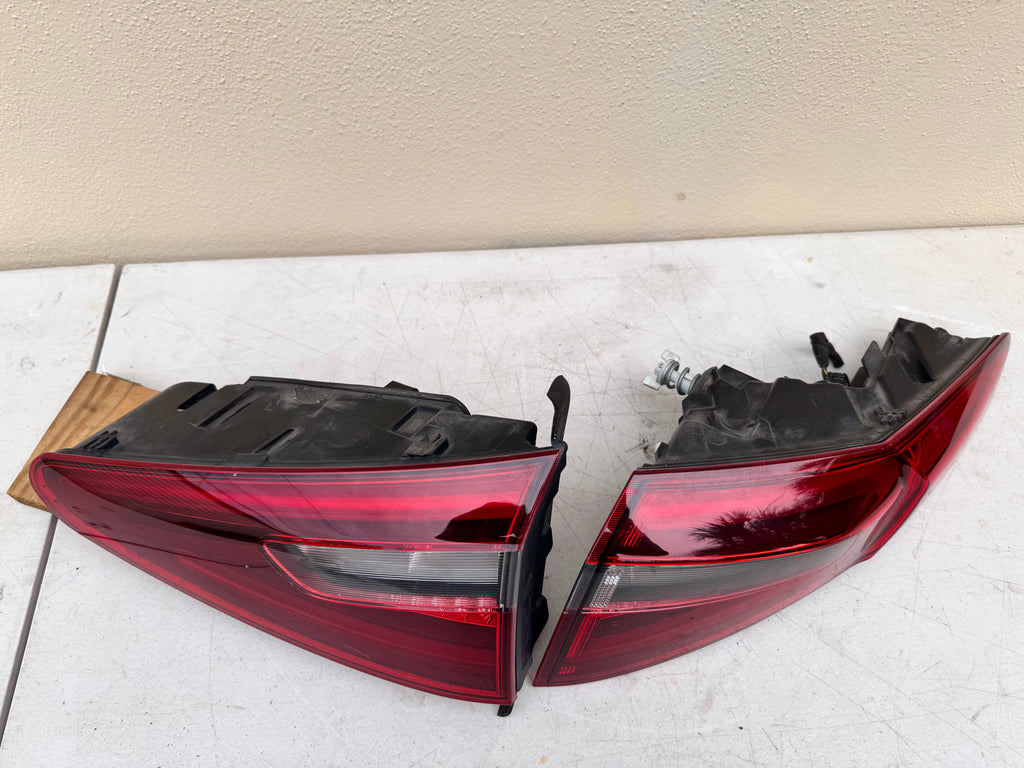 2017-2023 Alfa Romeo Stelvio Right Rear Inner + Outer Tail Light Taillight OEM