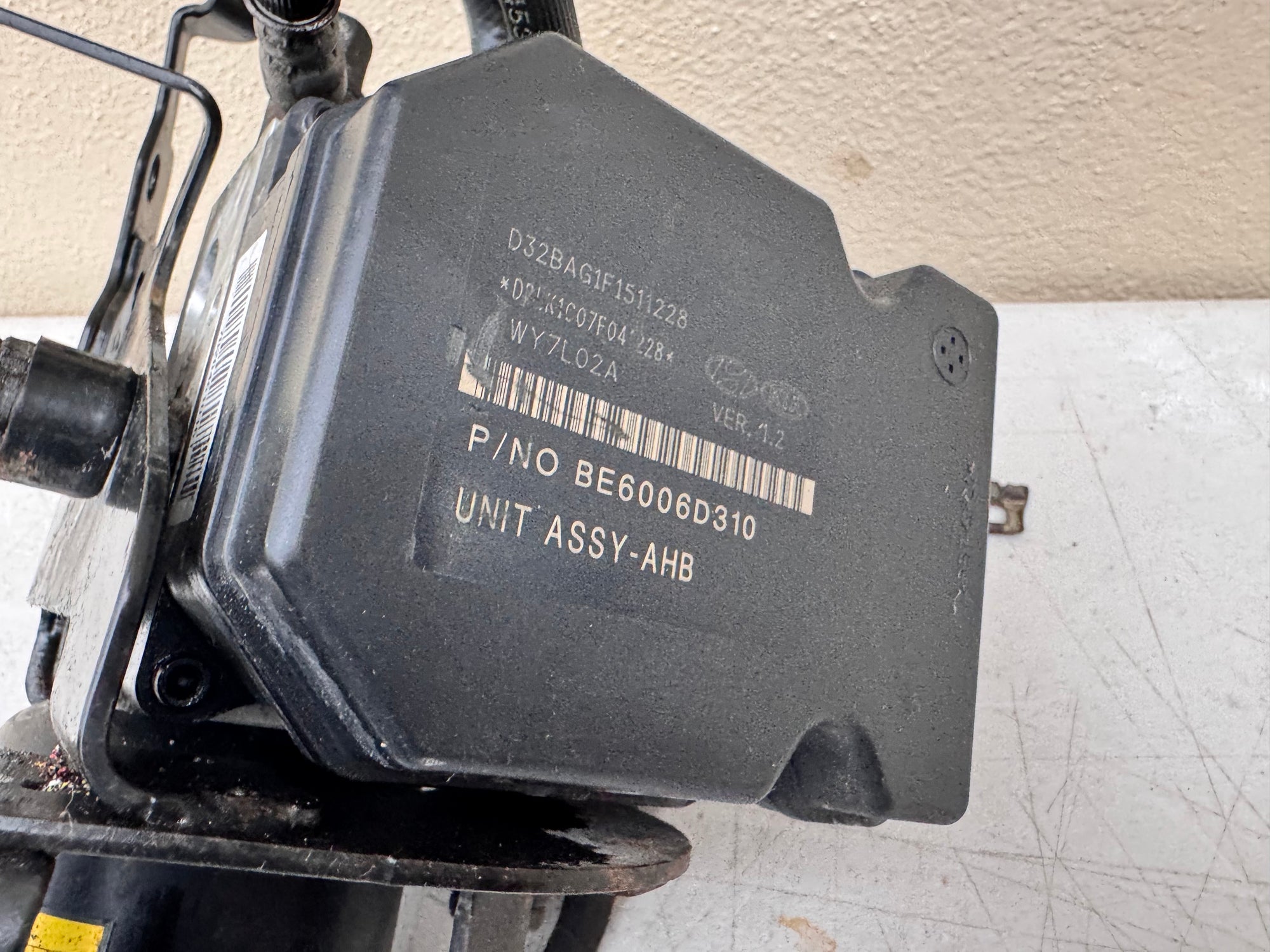 2011-2013 Kia Optima Hybrid ABS pump Antilock Brake 58620-4U001