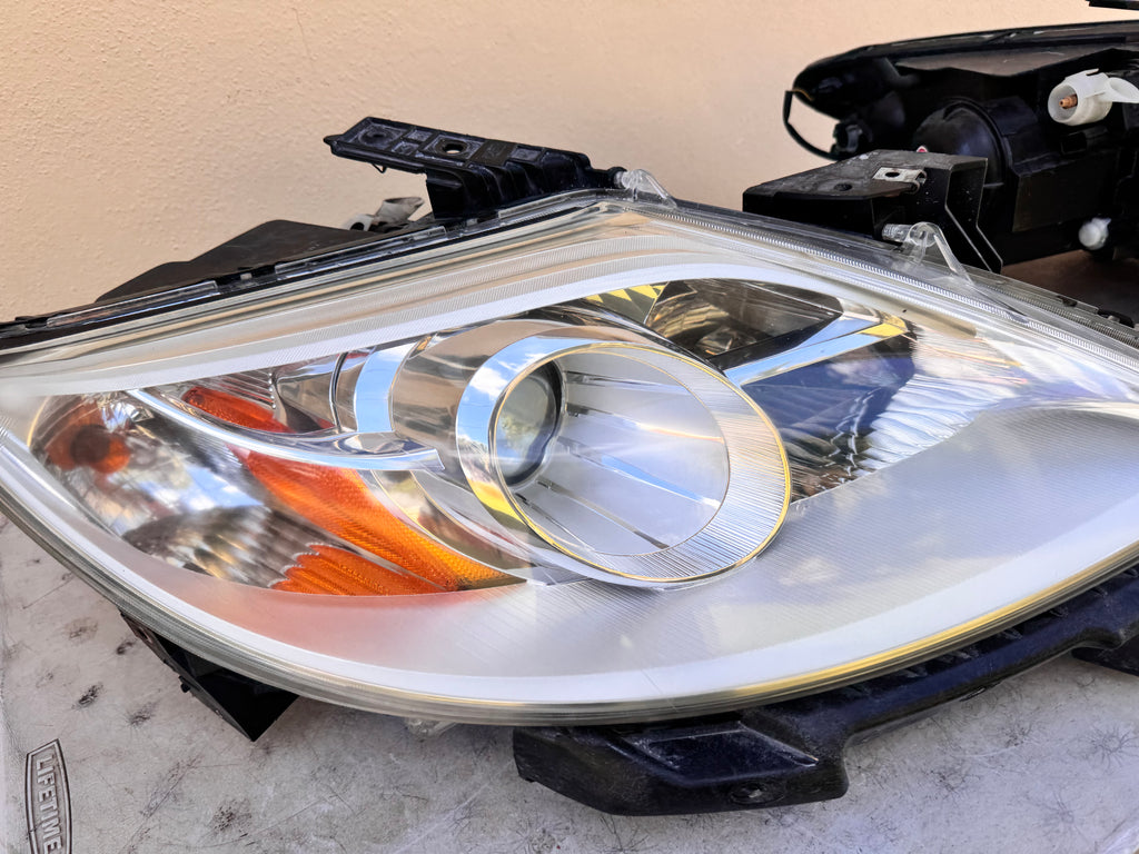 2010-2012 Mazda CX-9 Xenon HID Headlight Assembly PAIR w/ Upper Grille OEM