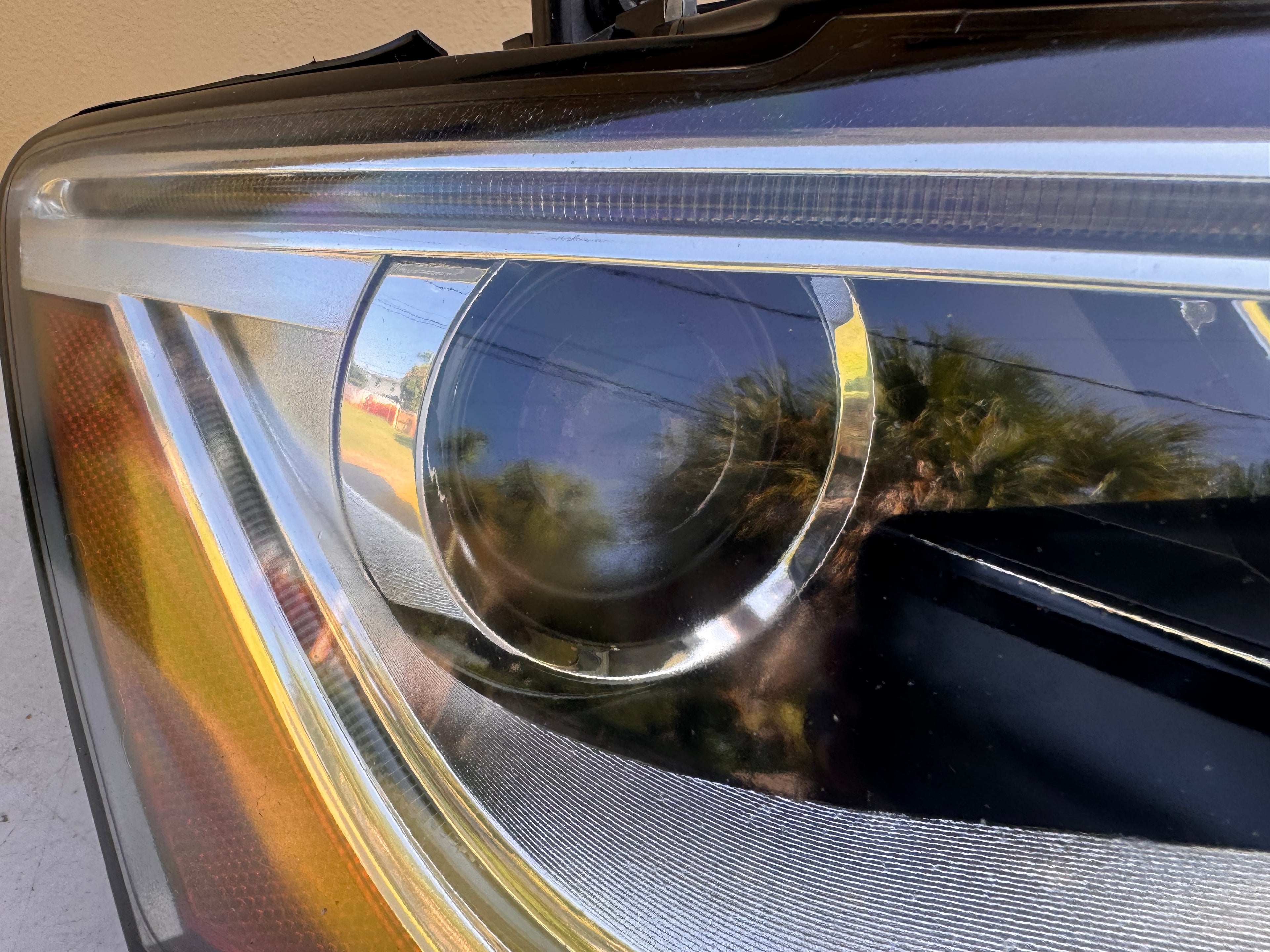 2013-2017 Audi Q5 Right Side HID Headlight Assembly OEM 8R0941006E