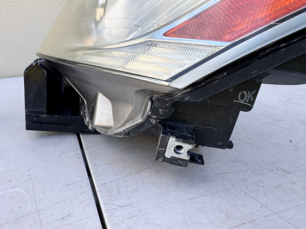 2010-2012 Lexus ES350 Xenon HID Headlight Assembly OEM LH+RH Pair