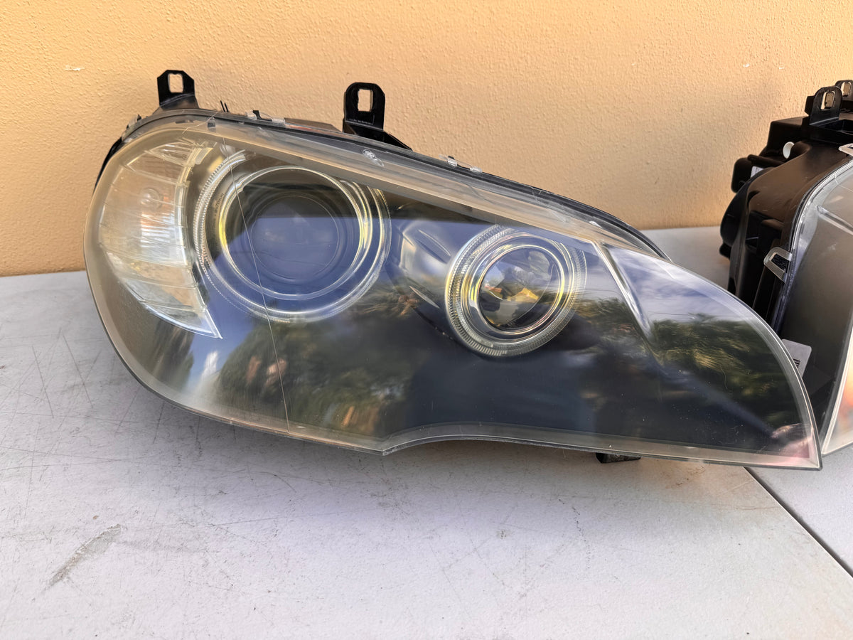 2007–2010 BMW X5 (E70) Adaptive Bi-Xenon Headlight Assembly PAIR Passenger Side OEM 7158938