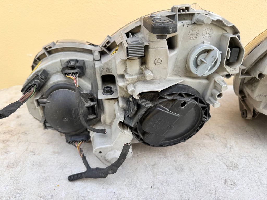 2003-2007 Mercedes W203 C230 C280 Bi-Xenon HID Headlight Assembly OEM Pair