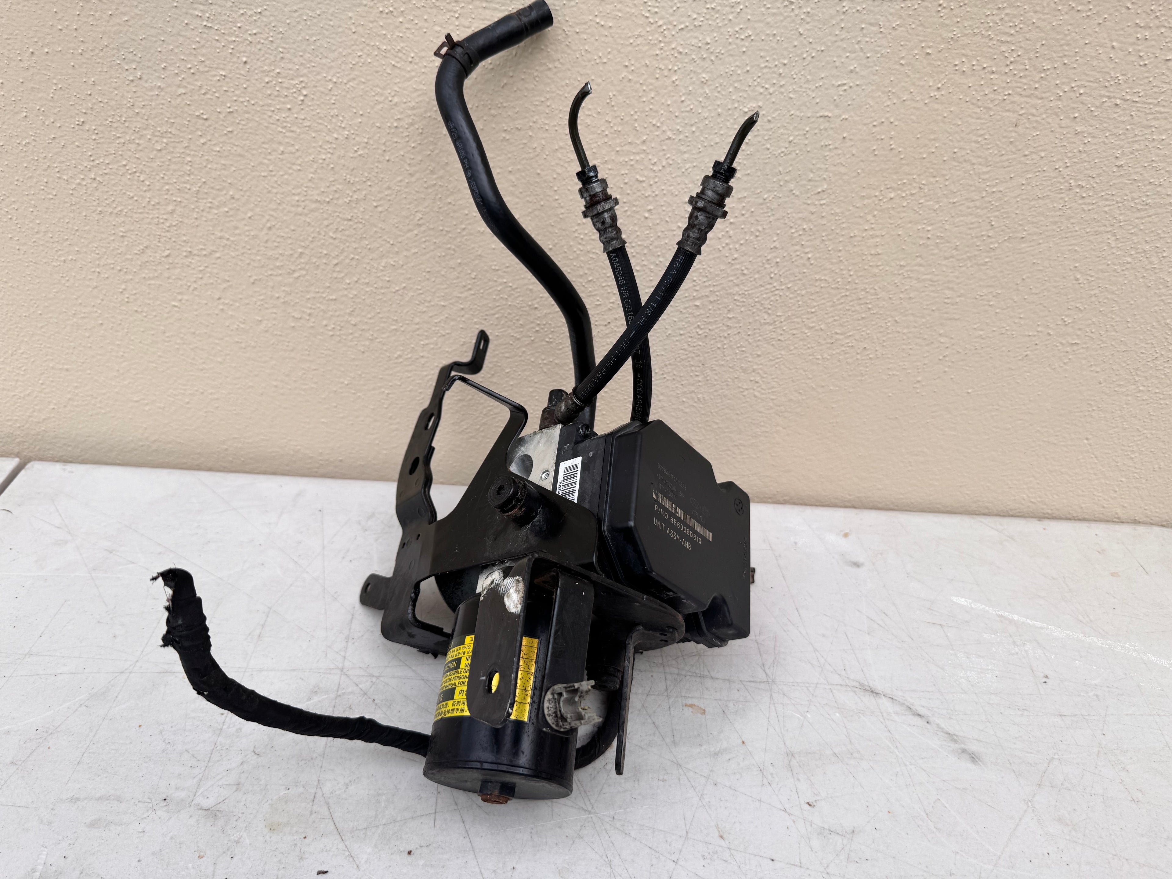 2011-2013 Kia Optima Hybrid ABS pump Antilock Brake 58620-4U001