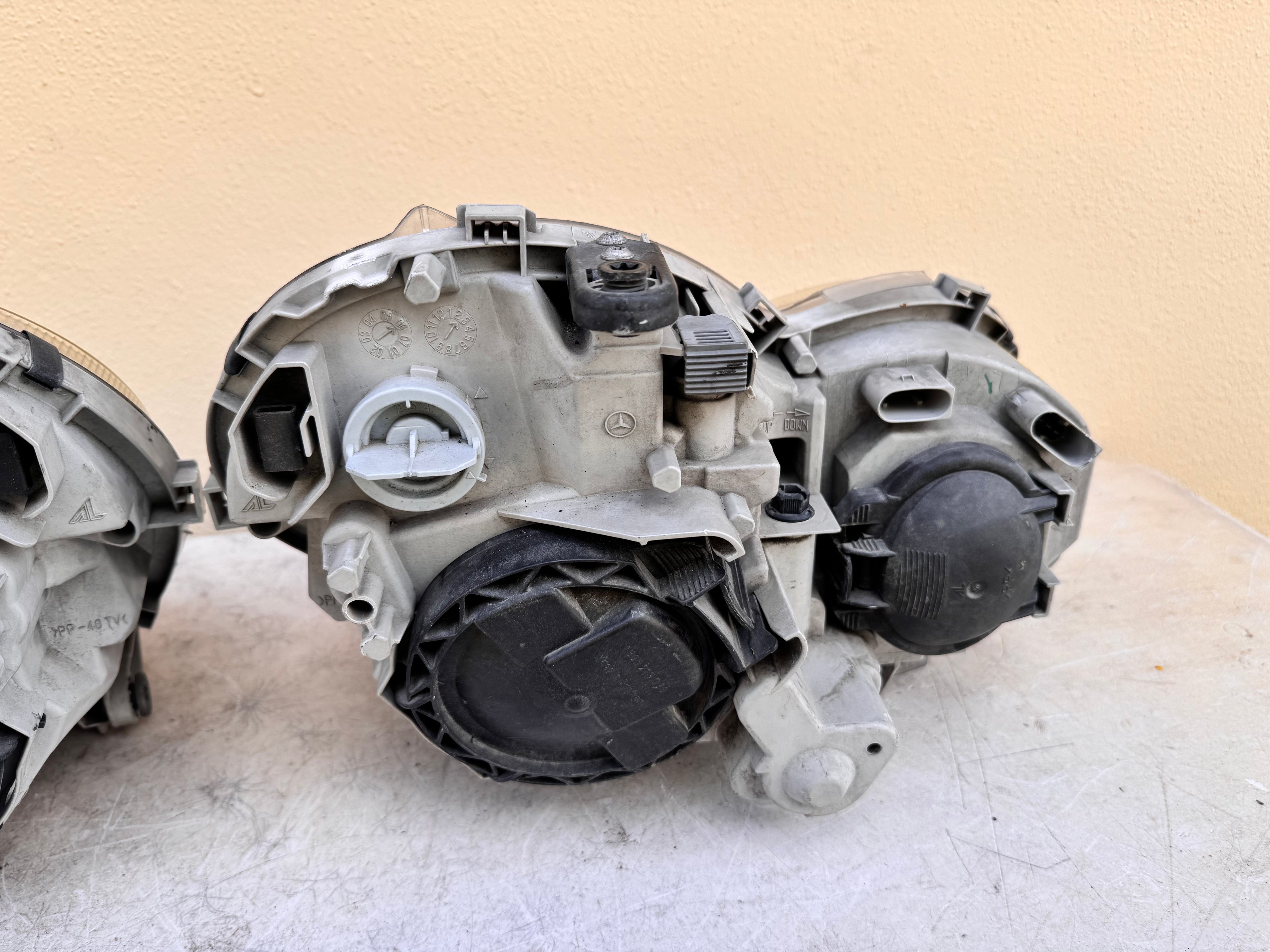 2003-2007 Mercedes W203 C230 C280 Bi-Xenon HID Headlight Assembly OEM Pair