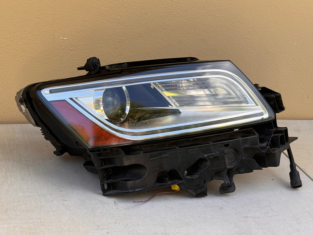 2013-2017 Audi Q5 Right Side HID Headlight Assembly OEM 8R0941006E