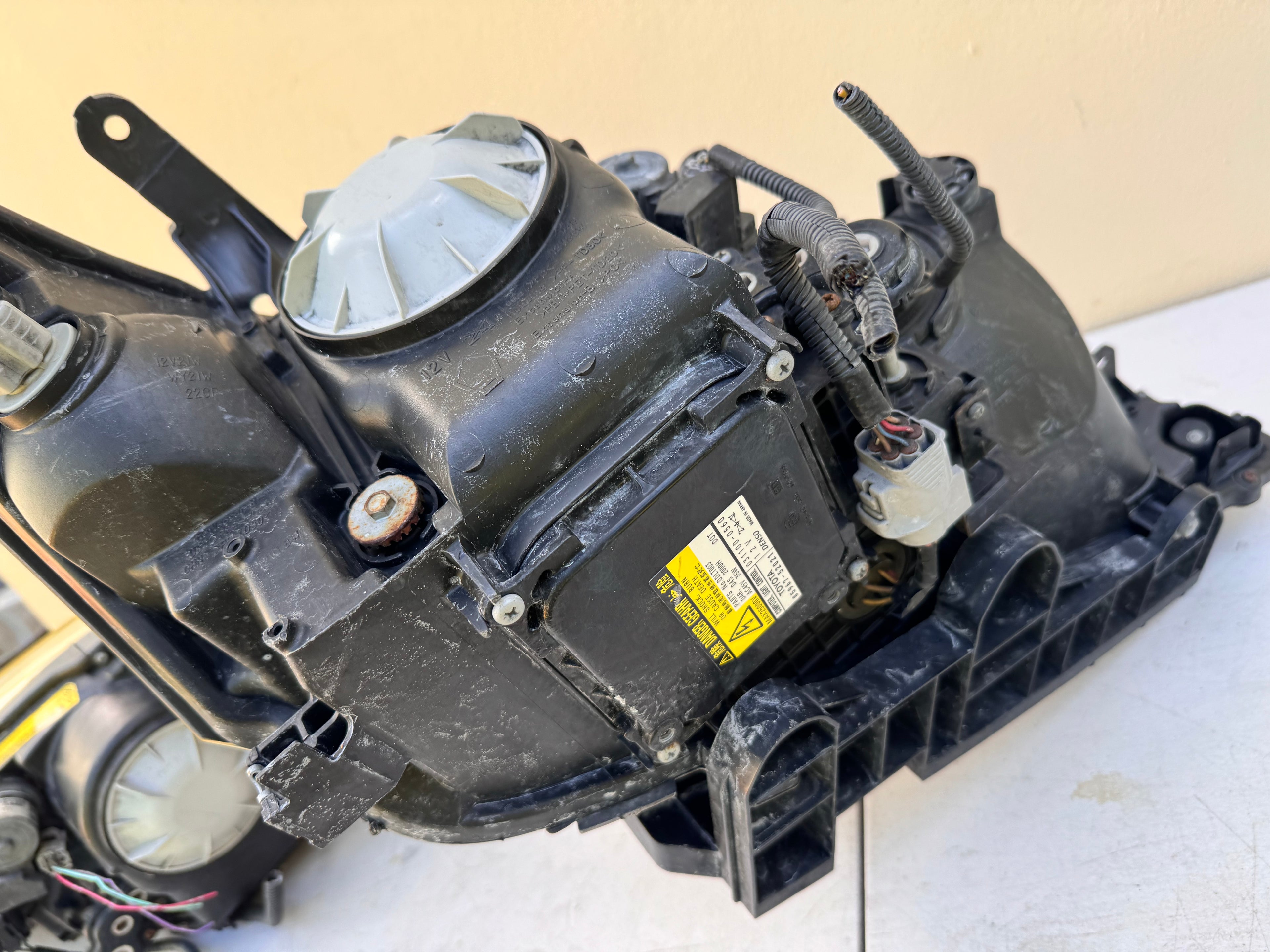 2010-2012 Lexus ES350 Xenon HID Headlight Assembly OEM LH+RH Pair