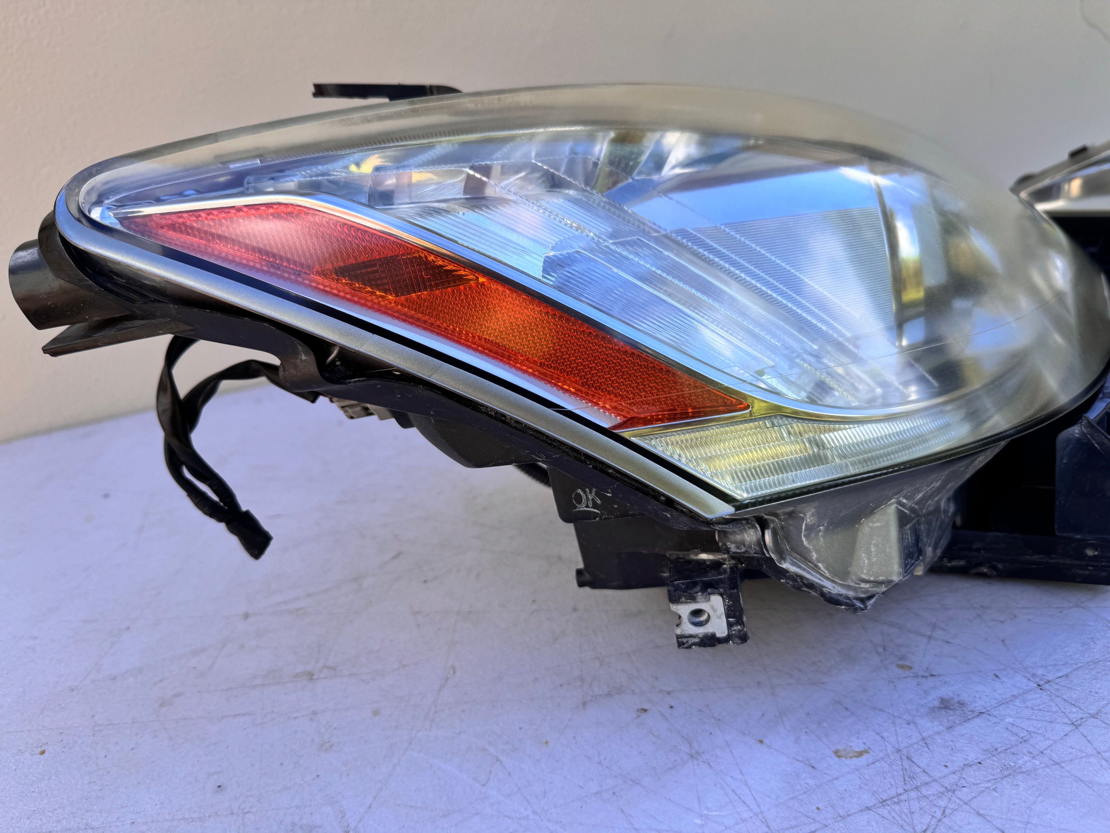 2010-2012 Lexus ES350 Xenon HID Headlight Assembly OEM LH+RH Pair