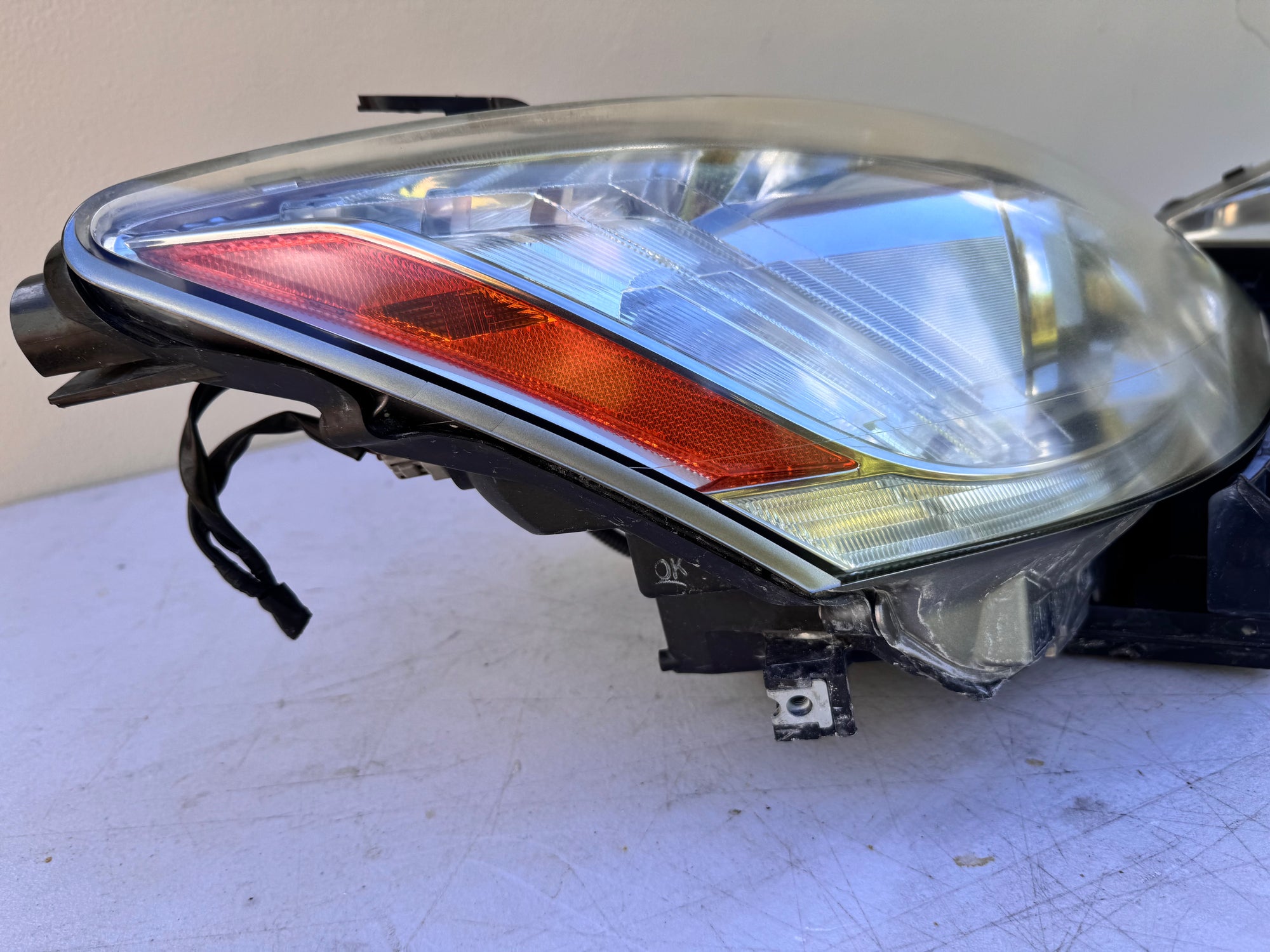 2010-2012 Lexus ES350 Xenon HID Headlight Assembly OEM LH+RH Pair