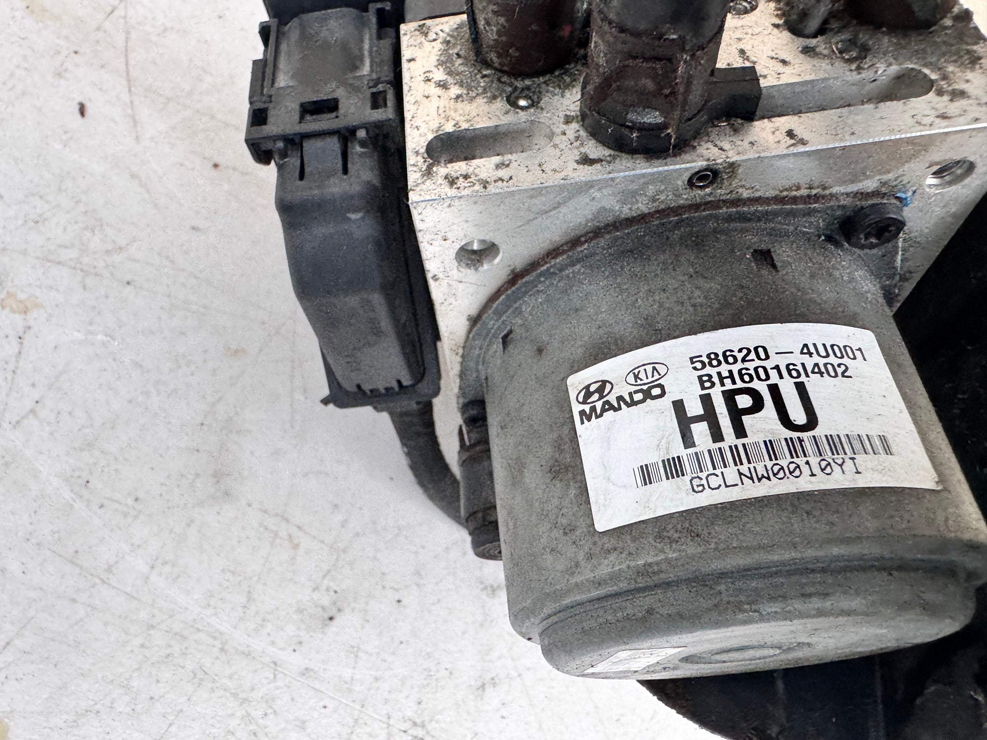 2011-2013 Kia Optima Hybrid ABS pump Antilock Brake 58620-4U001