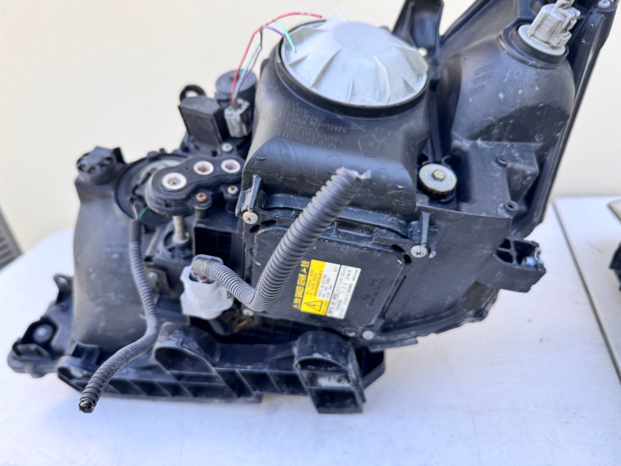 2010-2012 Lexus ES350 Xenon HID Headlight Assembly OEM LH+RH Pair