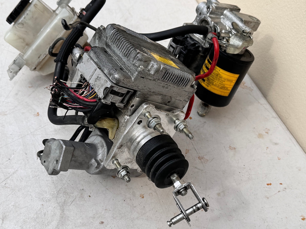 2010-2015 Toyota Prius HYBRID ABS BRAKE PUMP HYDRAULIC ANTI LOCK BOOSTER OEM