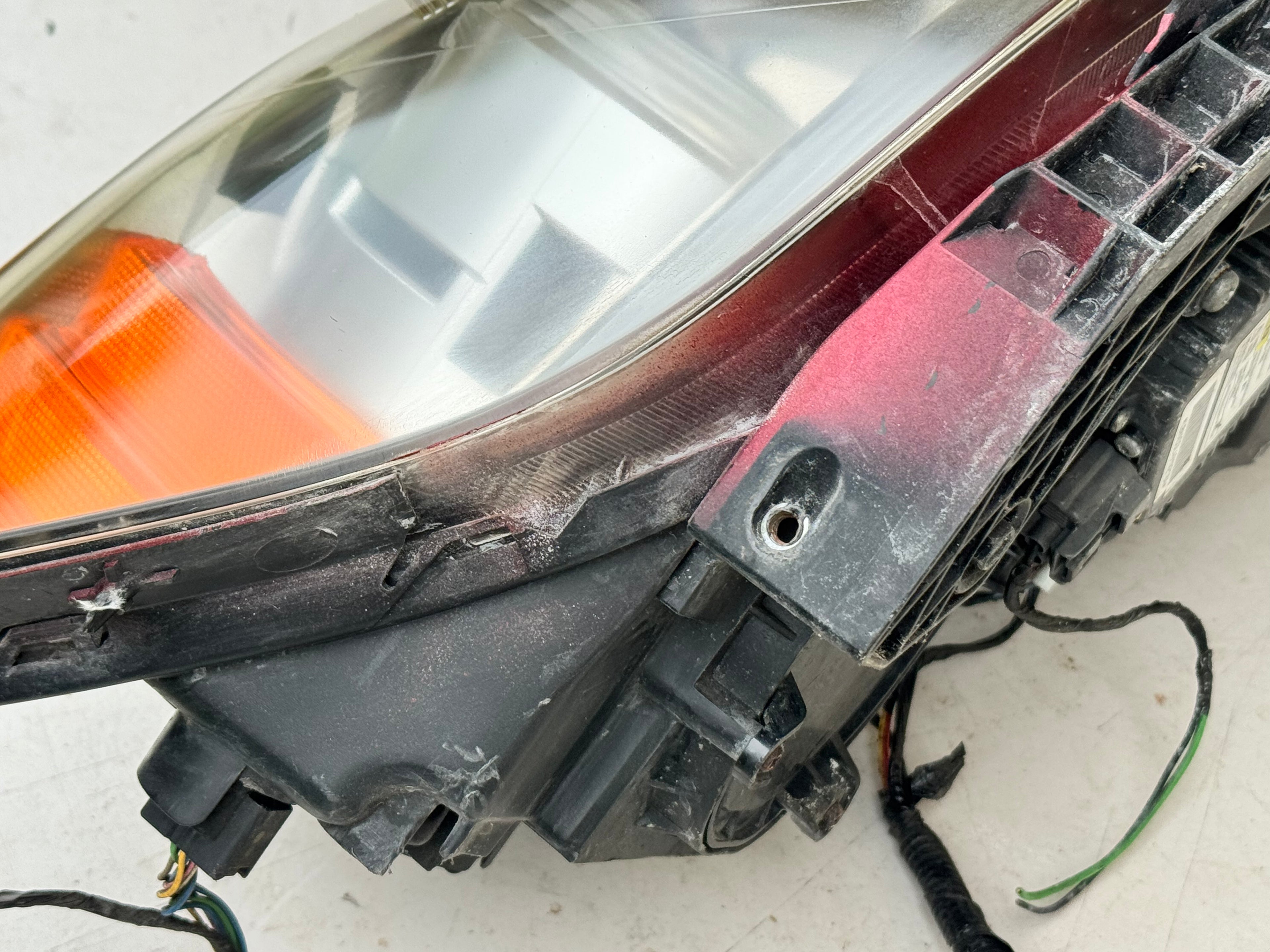 2005-2008 Acura RL Xenon HID OEM Headlight Assembly RH