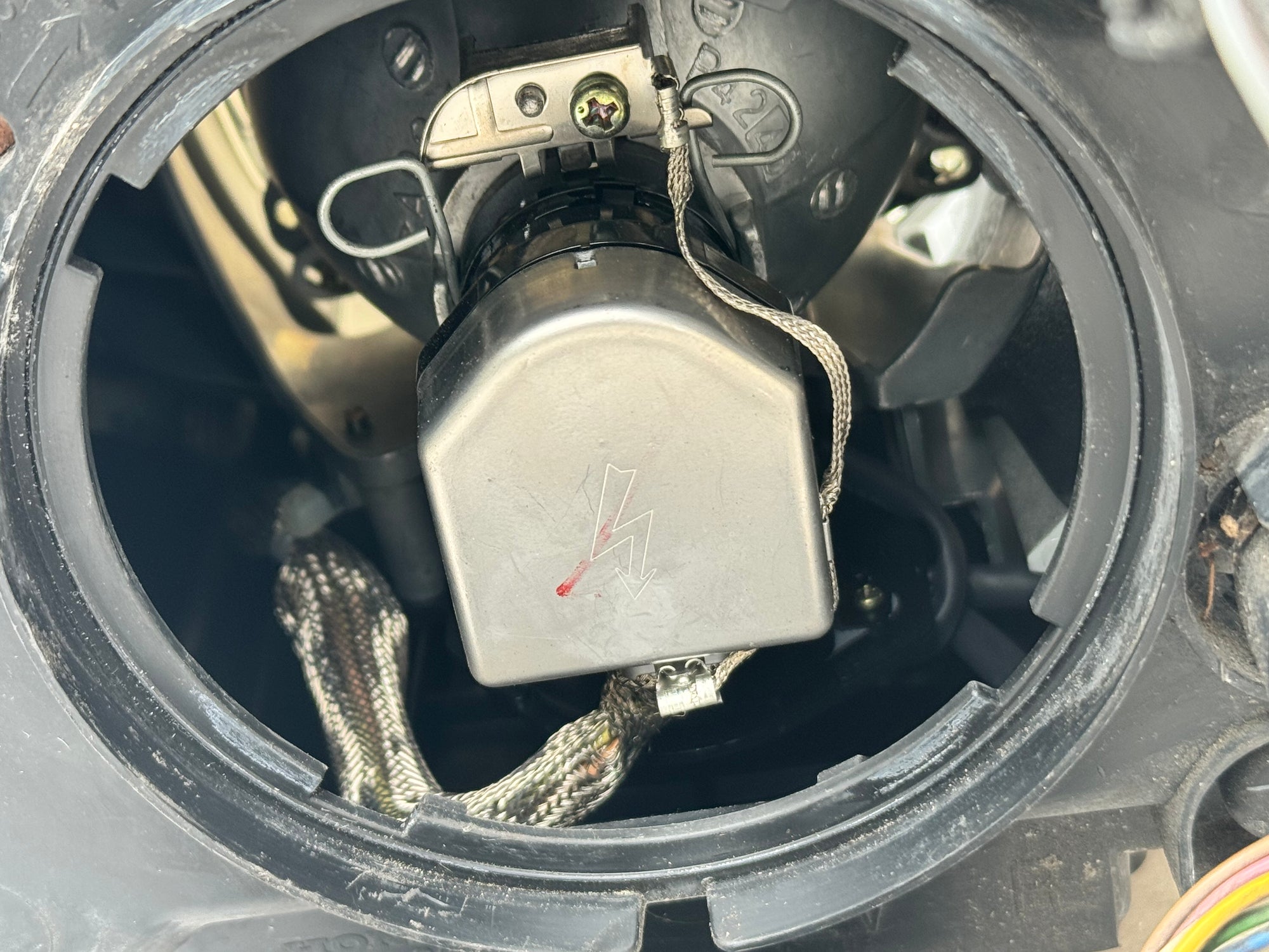 2005-2008 Acura RL Xenon HID OEM Headlight Assembly RH