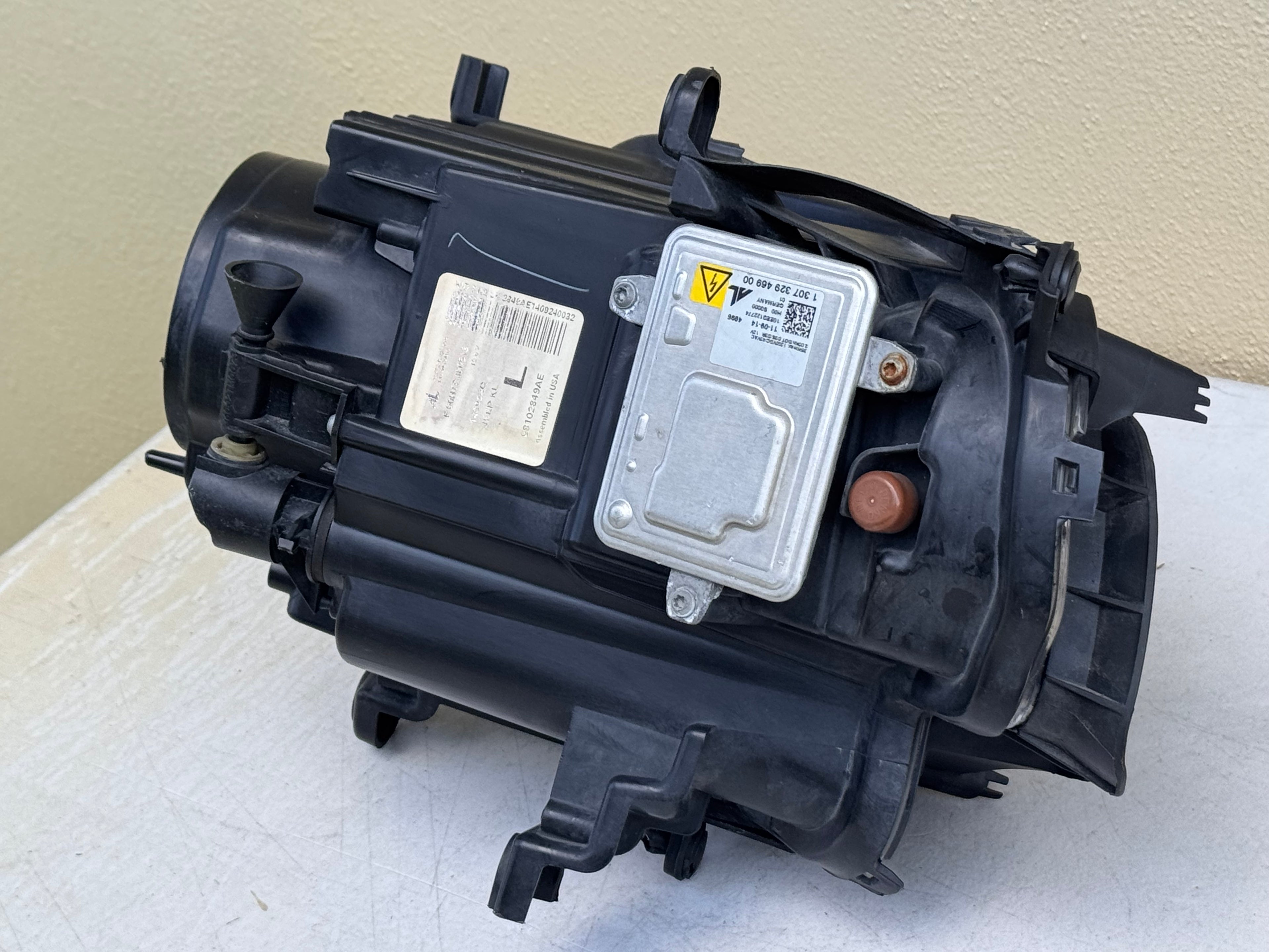 2014-2018 Jeep Cherokee LH Left HID Headlight Assembly OEM 68102849AE