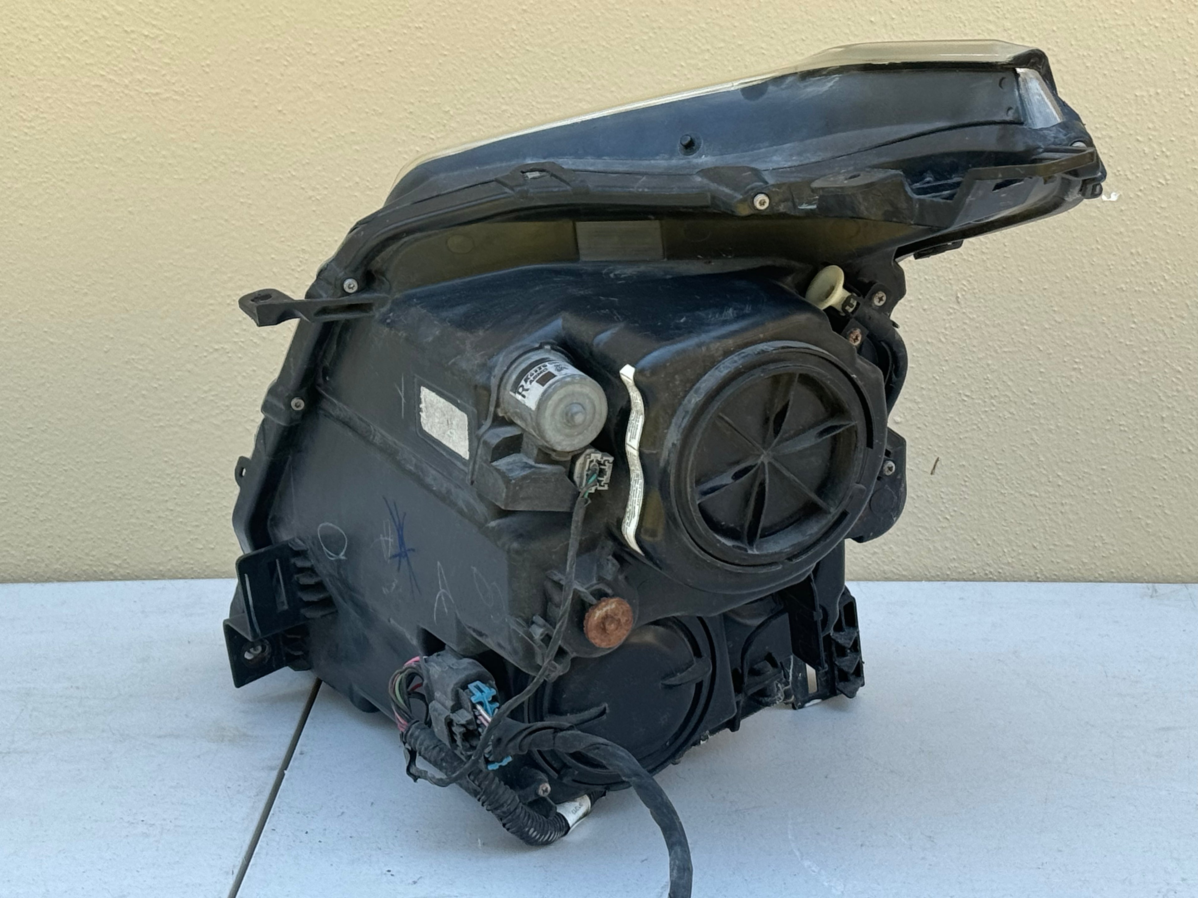 2010 Cadillac SRX Headlight | AFS Headlight | rightchoiceautoparts