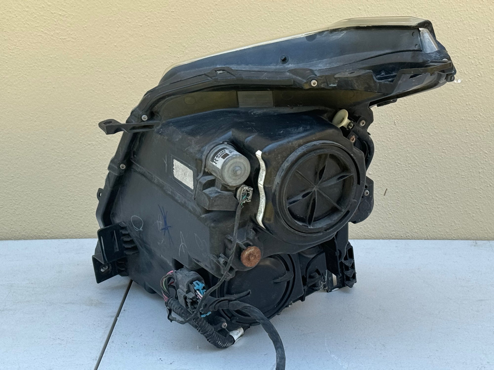 2010 Cadillac SRX Headlight | AFS Headlight | rightchoiceautoparts