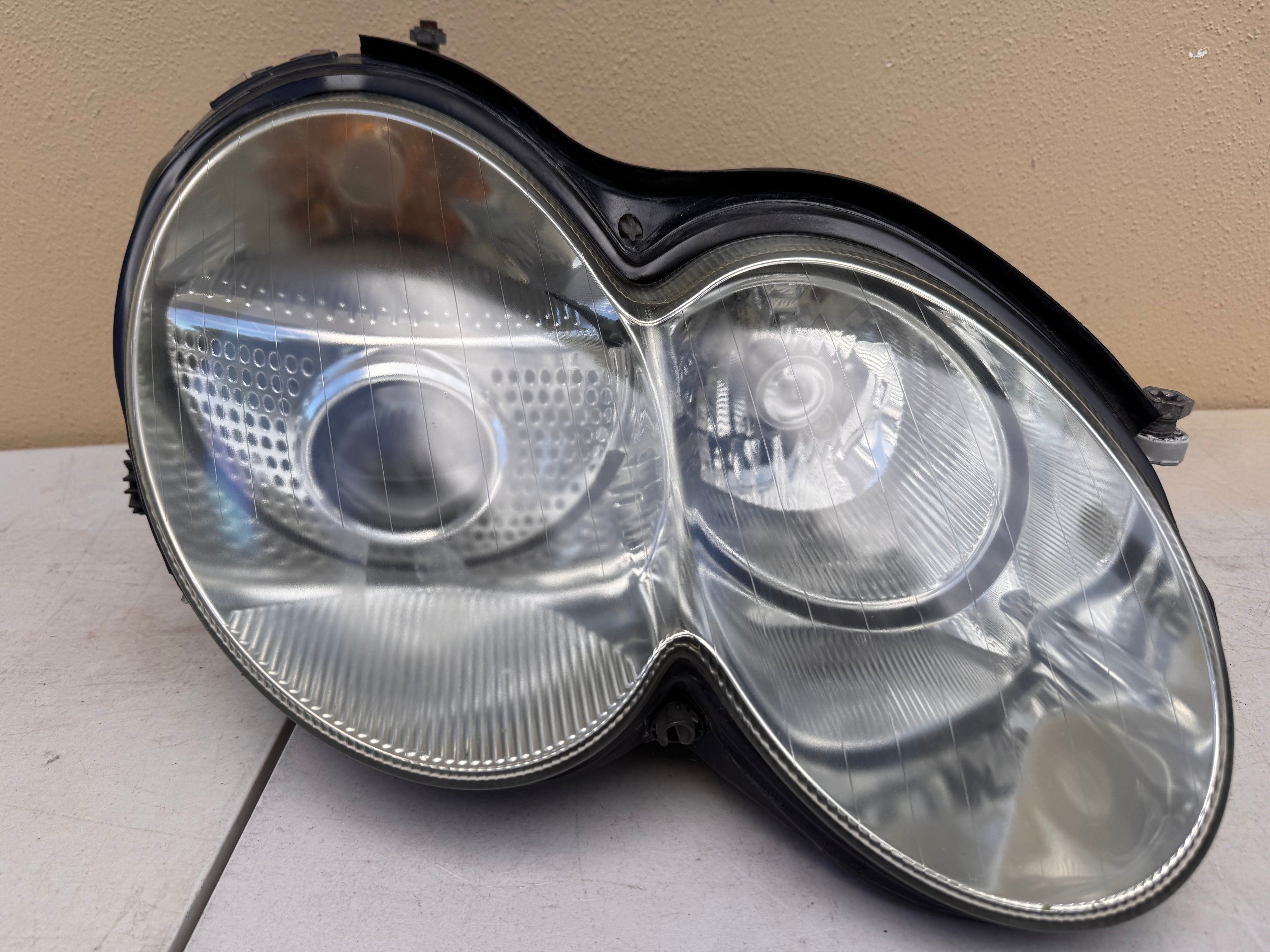 2003-2008 Mercedes-Benz R230 SL OEM HID Headlight Assembly RH Passenger Side