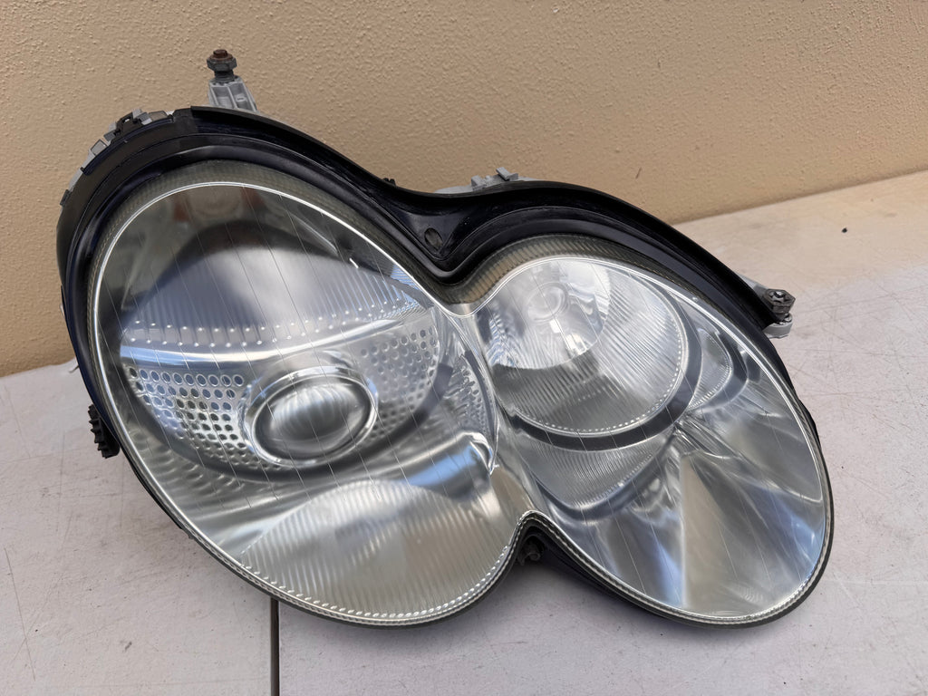 2003-2008 Mercedes-Benz R230 SL OEM HID Headlight Assembly RH Passenger Side