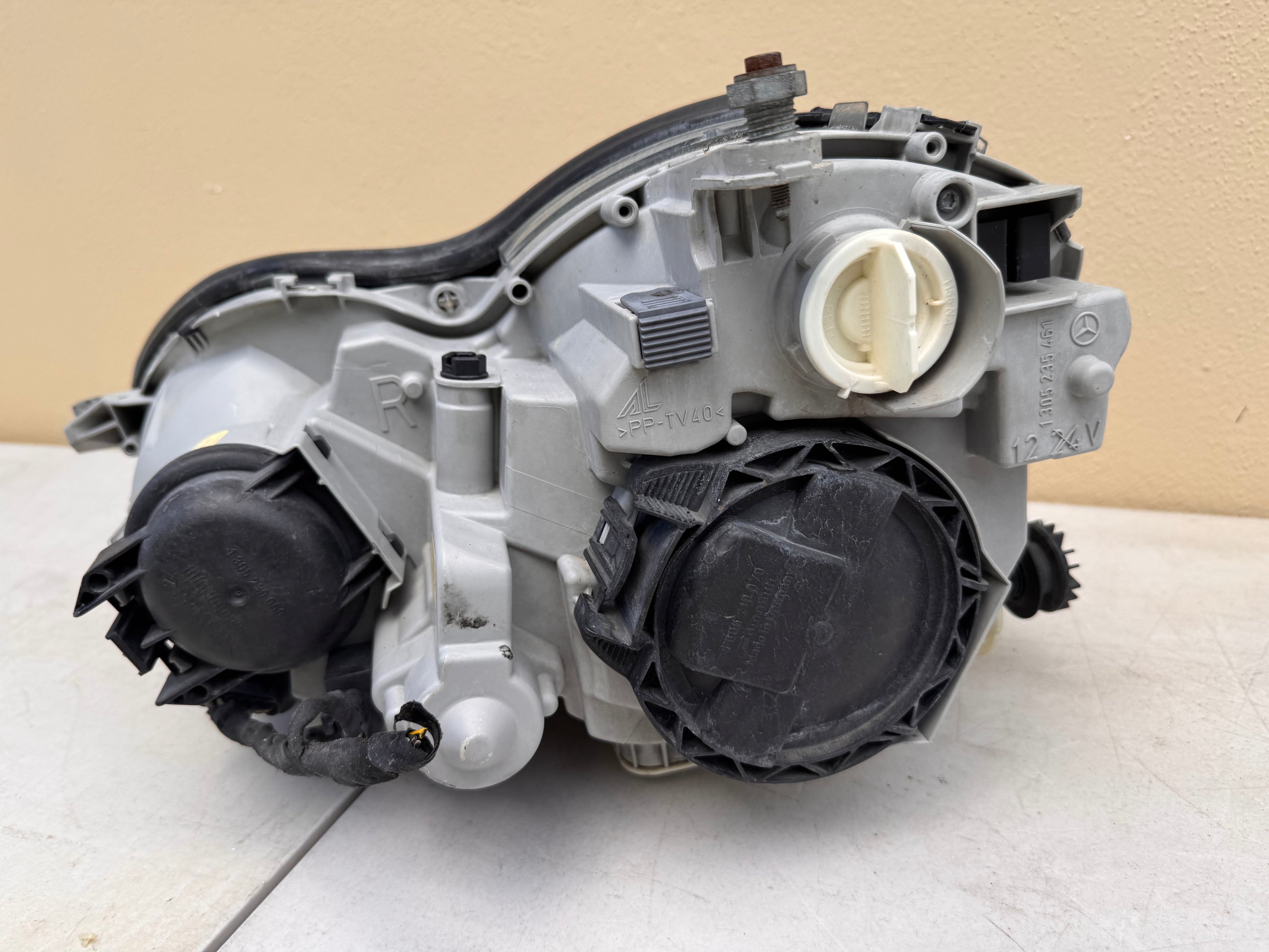 2003-2008 Mercedes-Benz R230 SL OEM HID Headlight Assembly RH Passenger Side