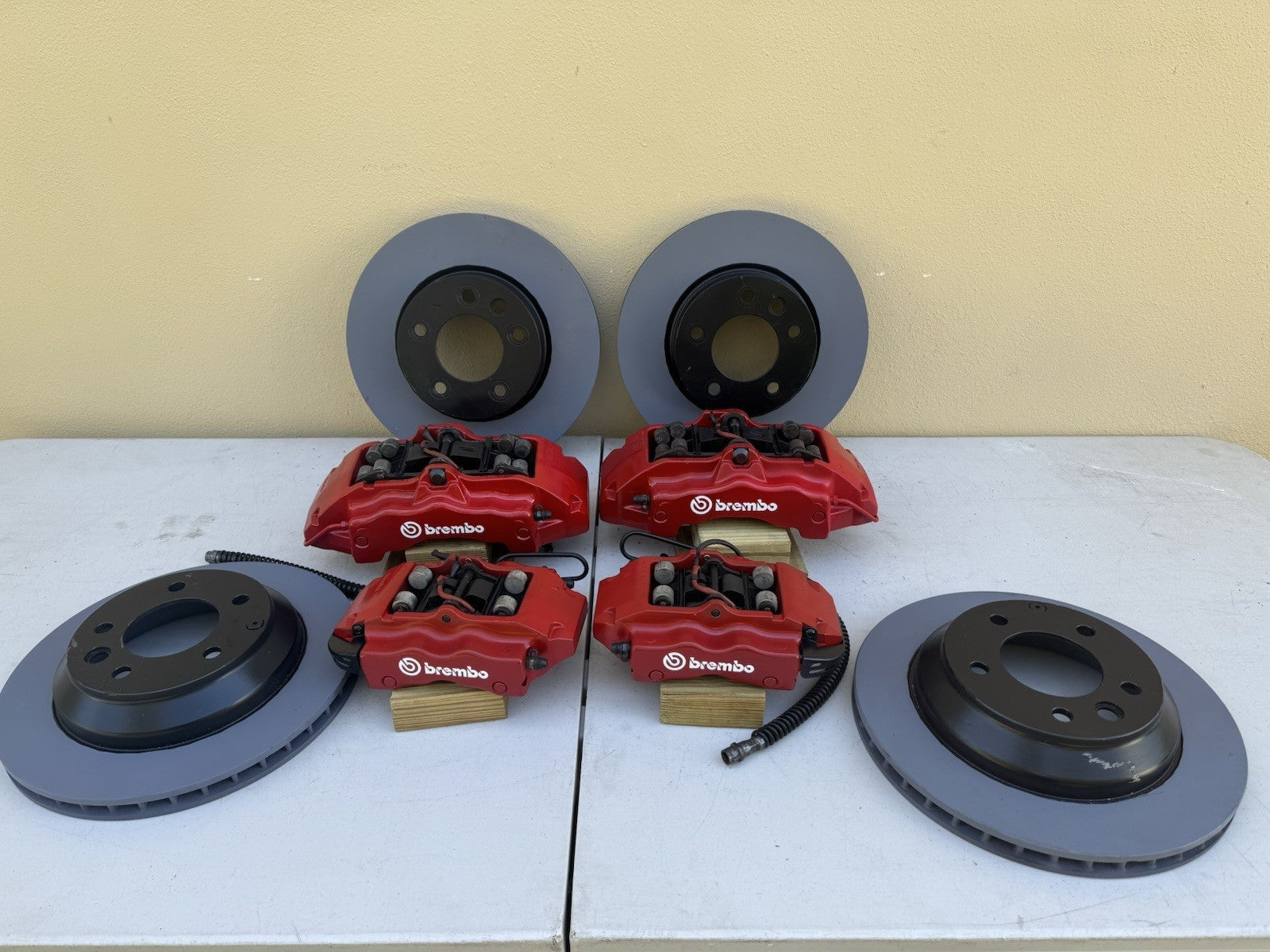 Porsche Cayenne Audi Q7 Volkswagen Touareg Brembo Caliper Set with Rotors