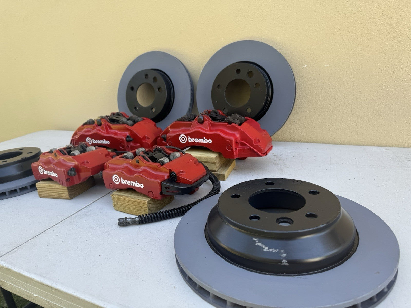 Porsche Cayenne Audi Q7 Volkswagen Touareg Brembo Set Caliper with Rotors