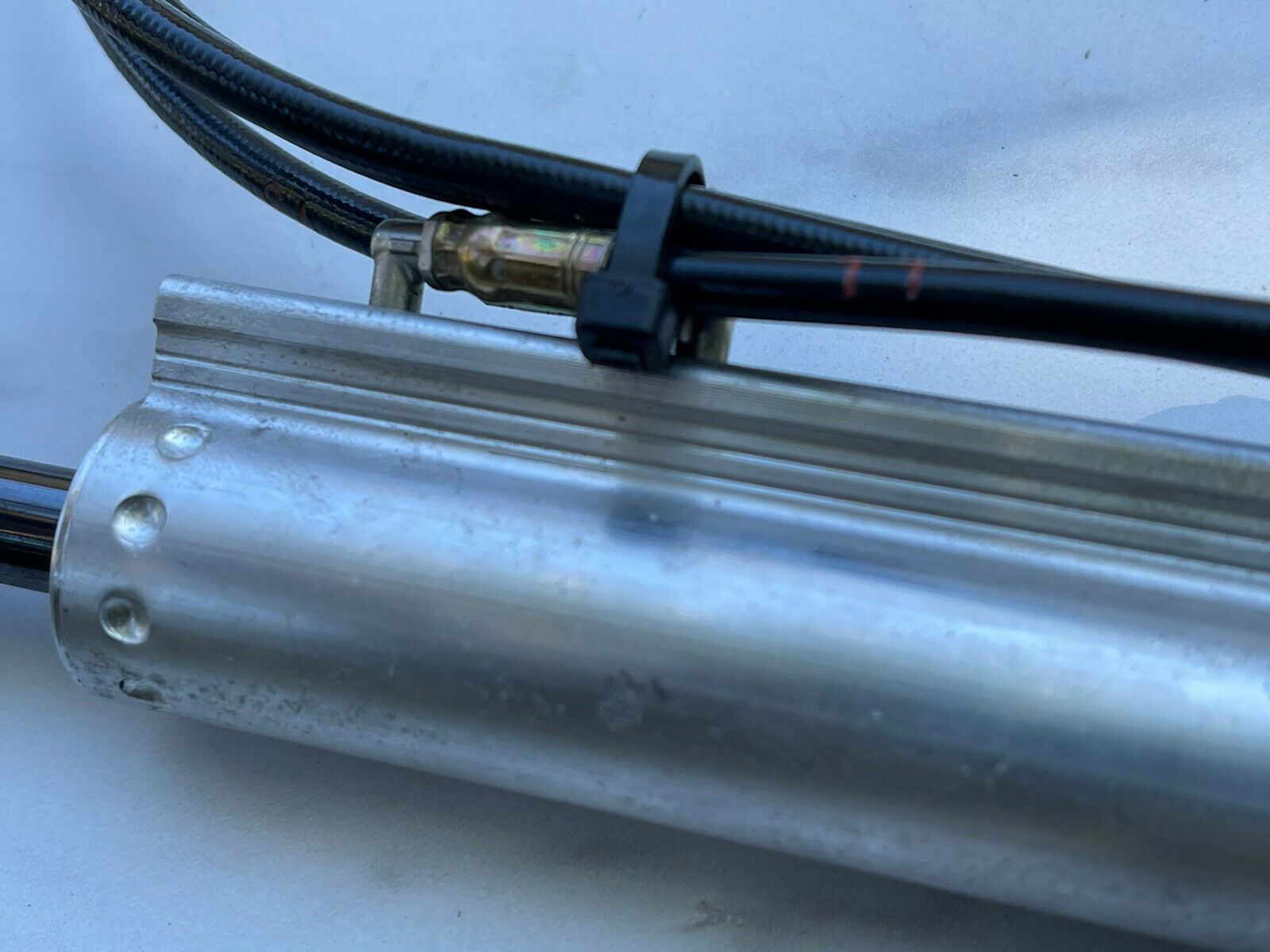 03-09 Mercedes-Benz CLK500 CLK320 W209 Convertible Main Lift Cylinder