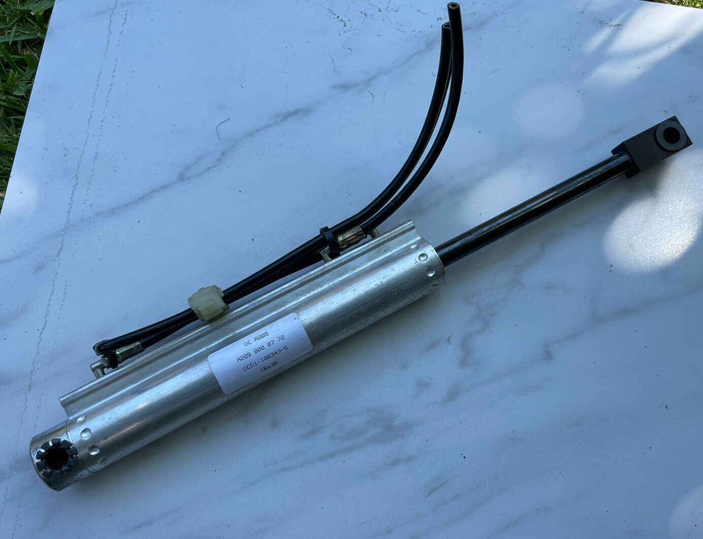 03-09 Mercedes-Benz CLK500 CLK320 W209 Convertible Main Lift Cylinder