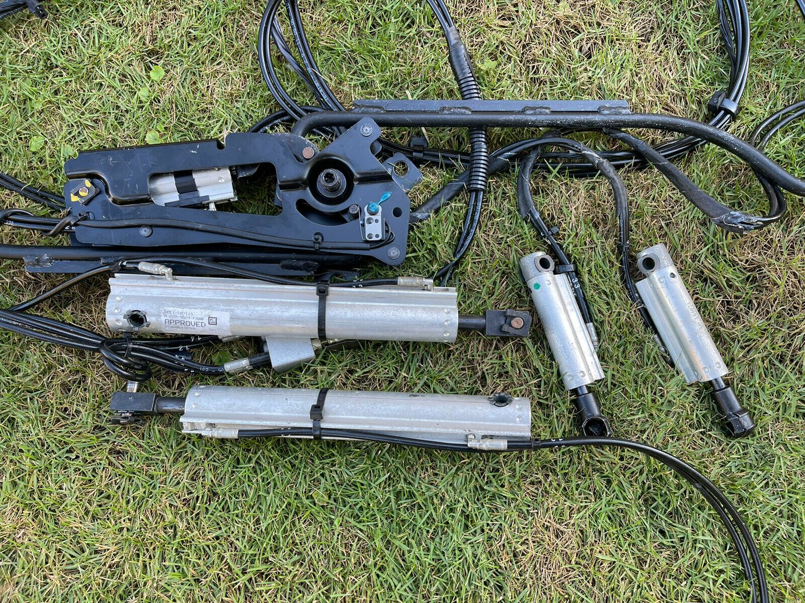 06-09 Pontiac G6 convertible top pump motor Hydraulic Cylinder Ram assembly