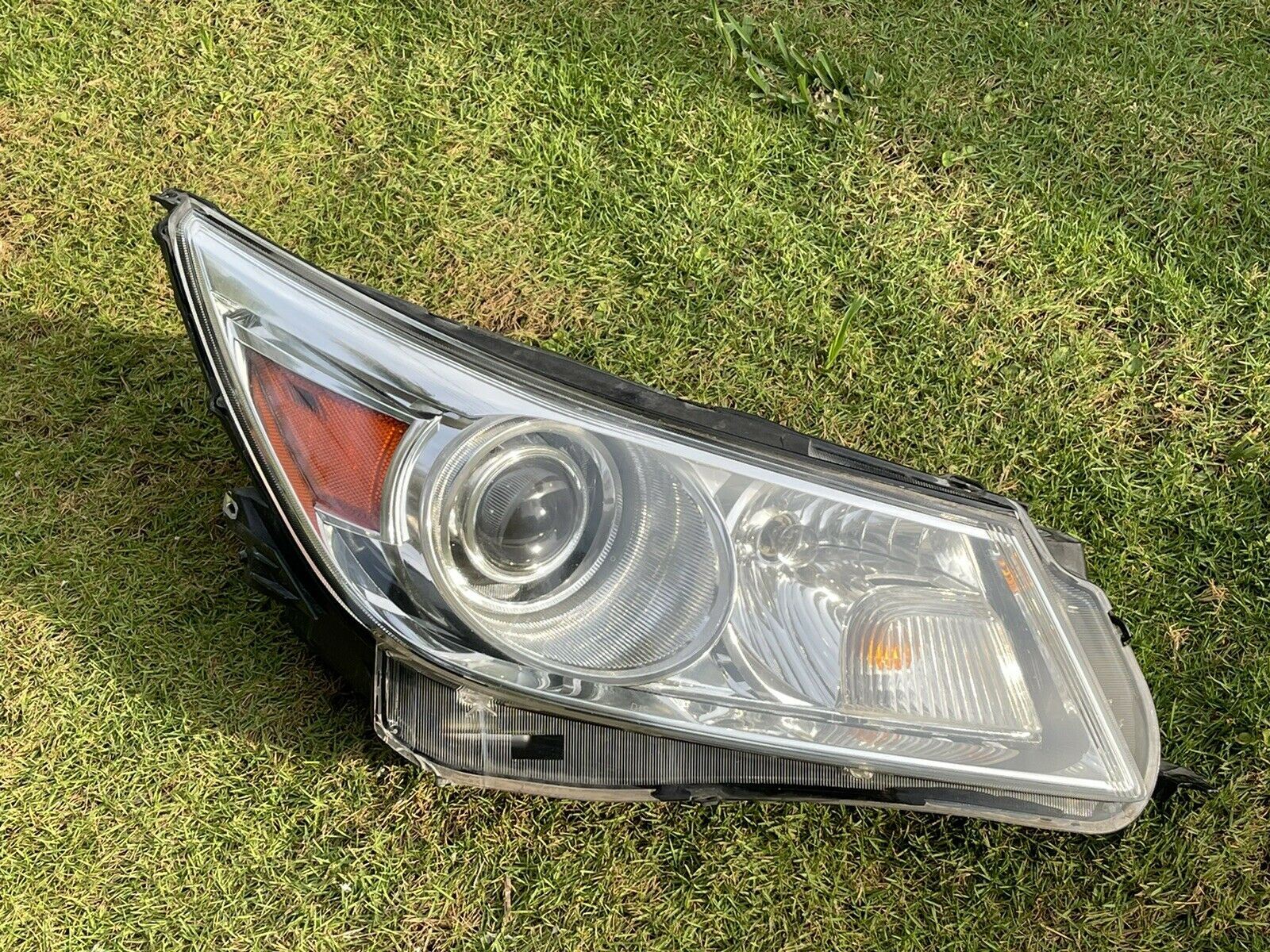 10-13 Buick Lacrosse HID Xenon Headlight Assembly RH OEM