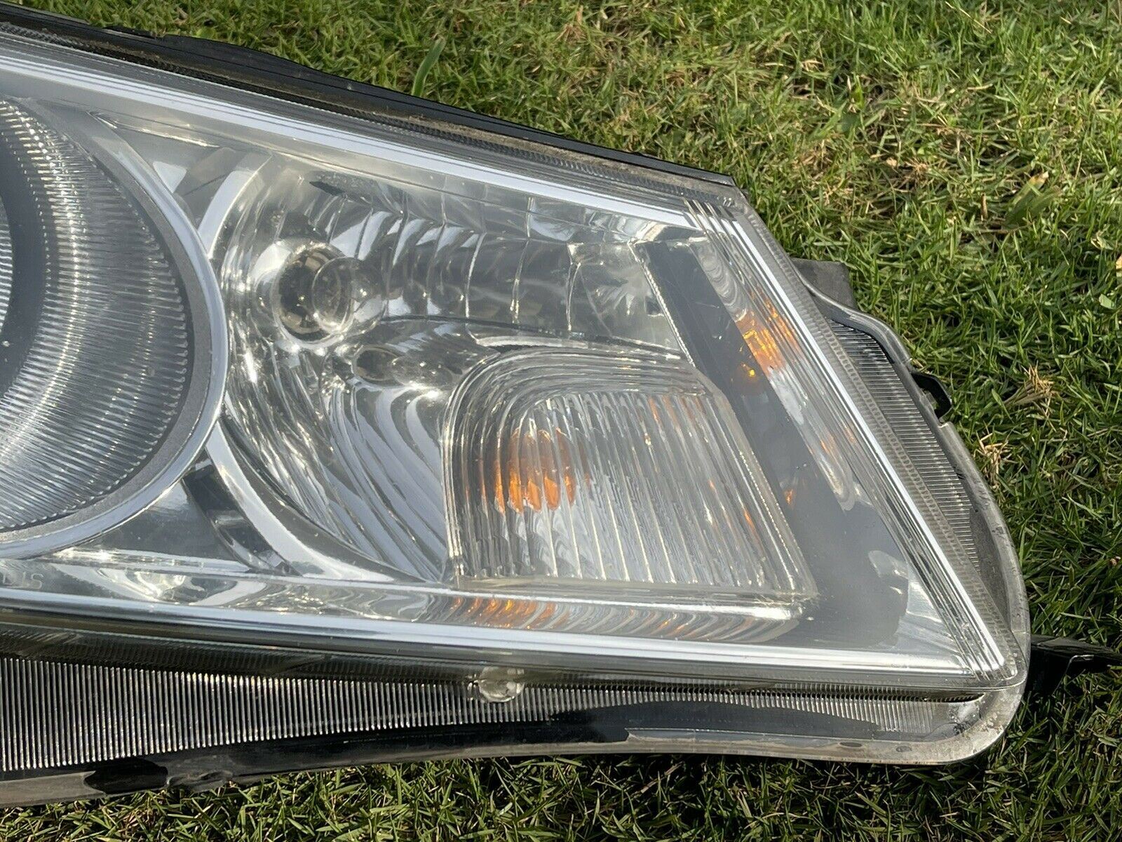 10-13 Buick Lacrosse HID Xenon Headlight Assembly RH OEM