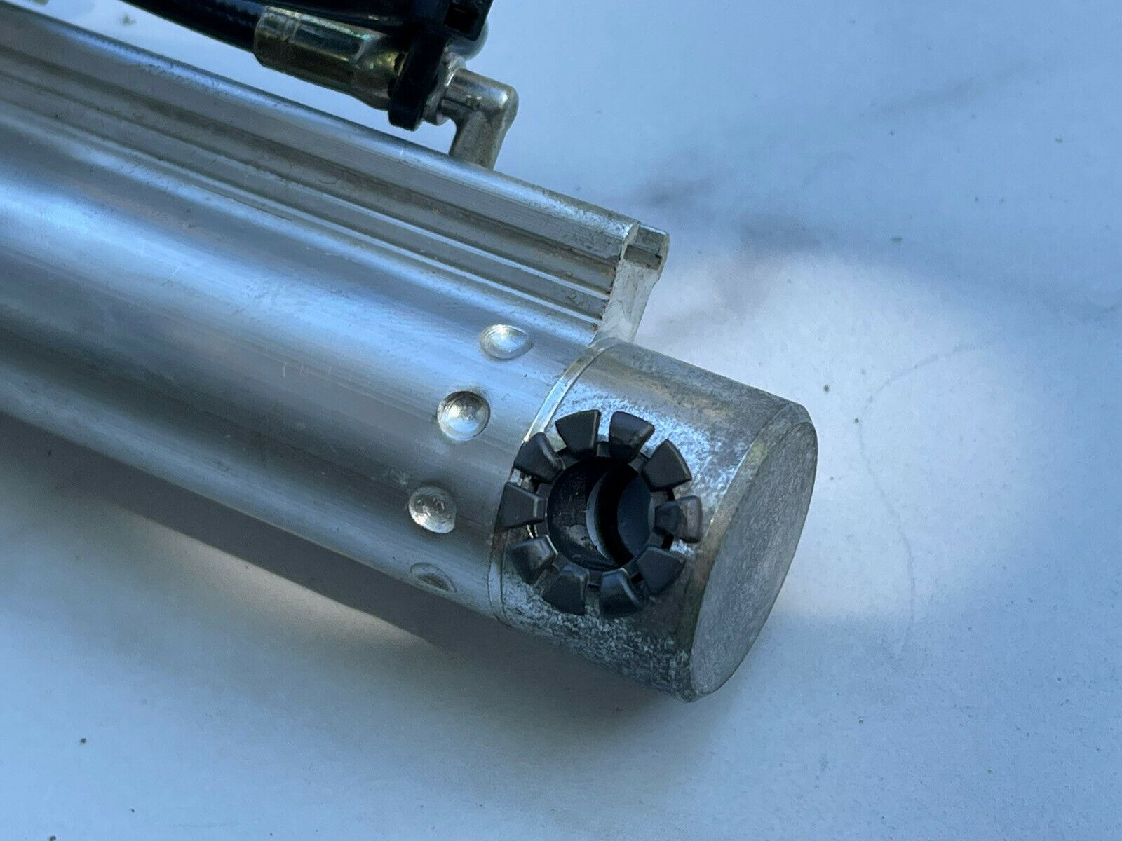 03-09 Mercedes-Benz CLK500 CLK320 W209 Convertible Main Lift Cylinder Left OEM